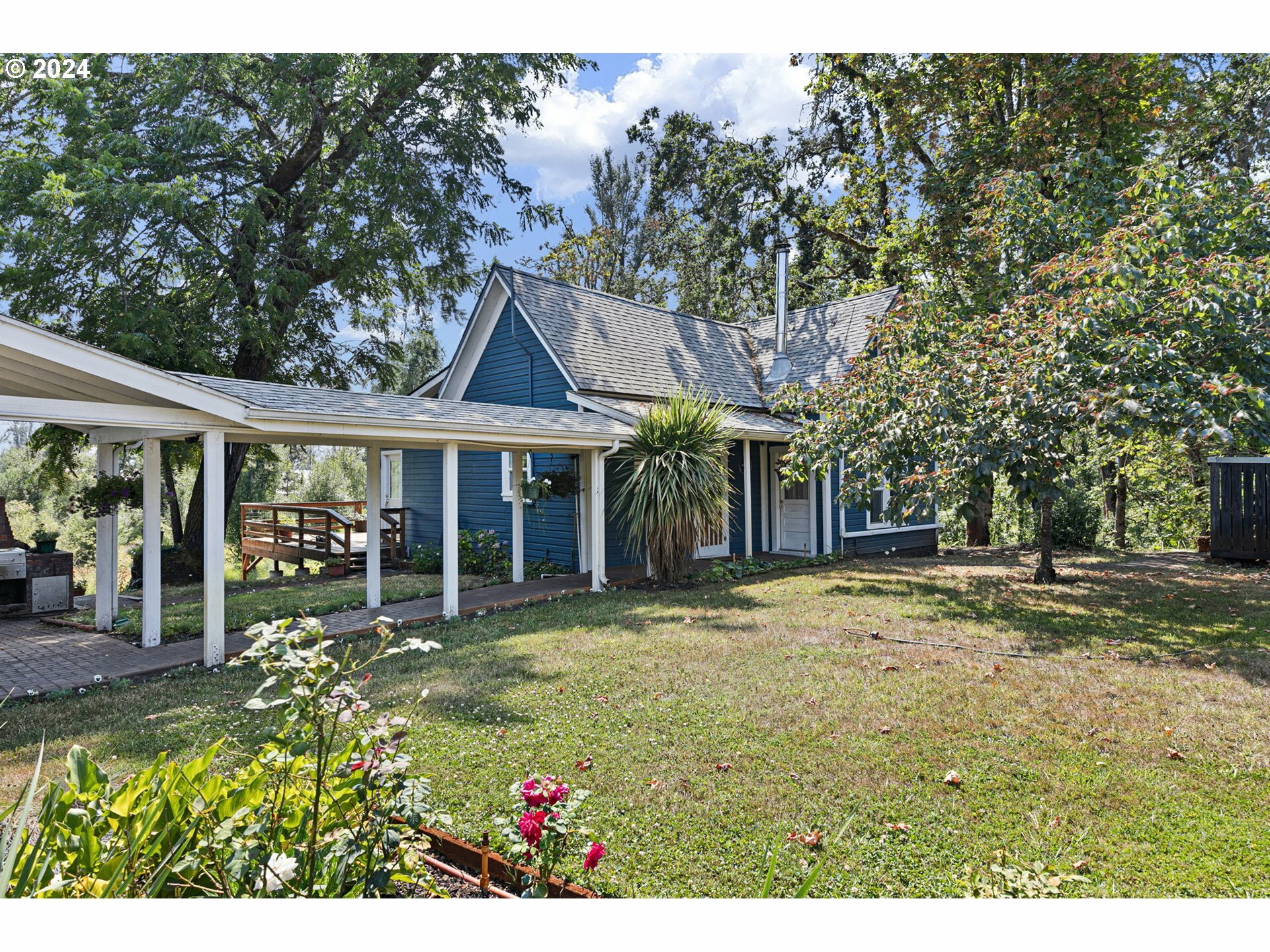 Property Photo: 36248 Camp Creek Rd OR 97478