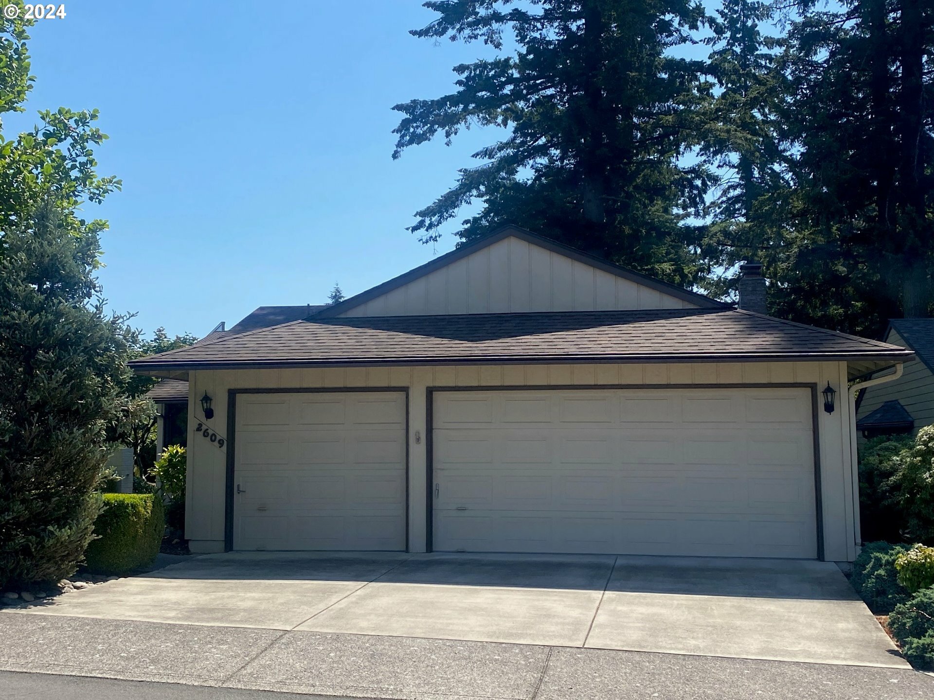 Property Photo:  2609 SE Balboa Dr  WA 98683 