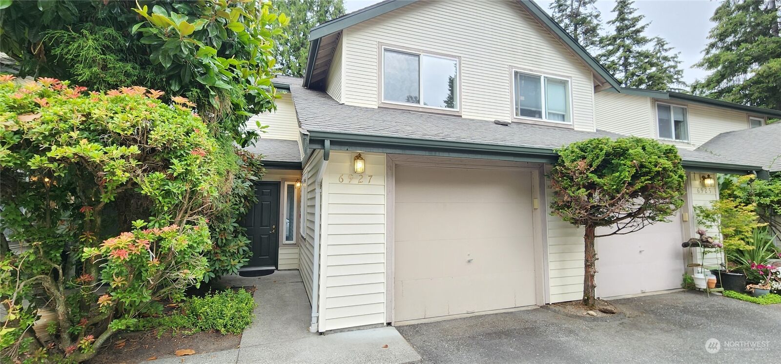 Property Photo:  6927 NE 170th Street  WA 98028