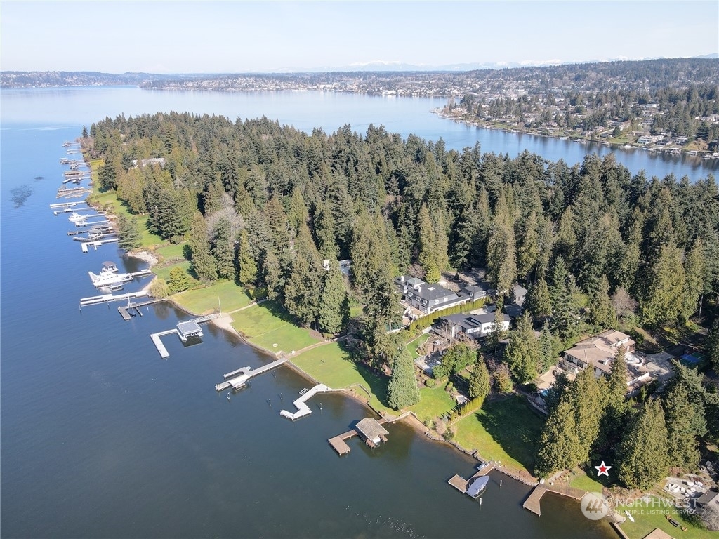 Property Photo:  3267 Hunts Point Road  WA 98004 