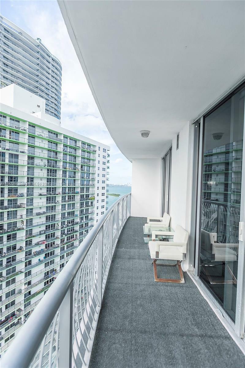 Property Photo:  1750 N Bayshore Dr 3211  FL 33132 