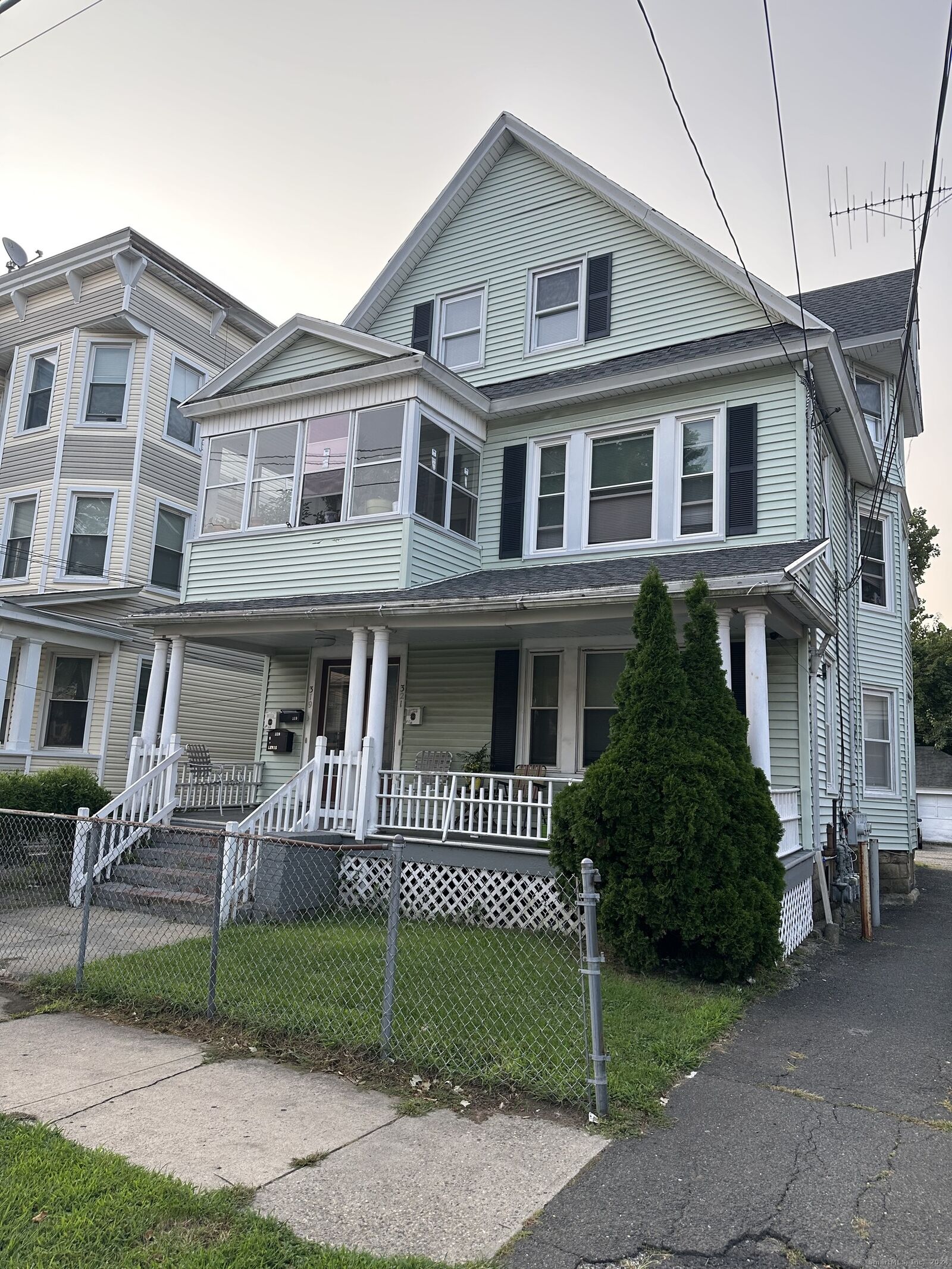 Property Photo:  319 Maplewood Avenue  CT 06605 