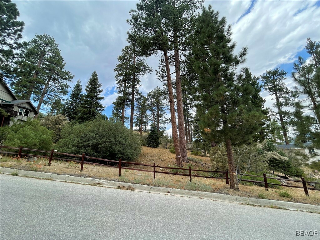 Property Photo:  748 Paine Road  CA 92315 