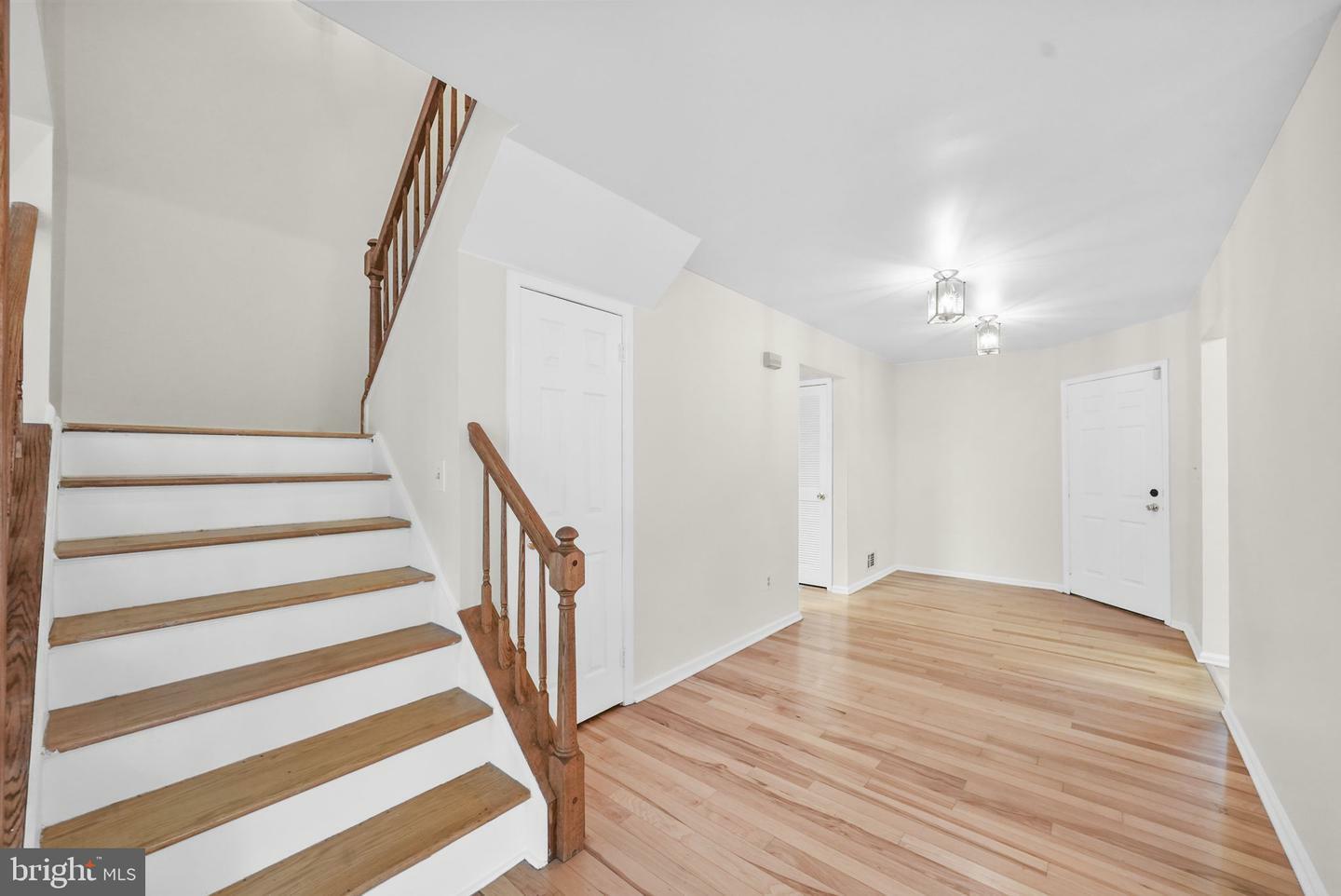 Property Photo:  15 Heath Court  NJ 08540 