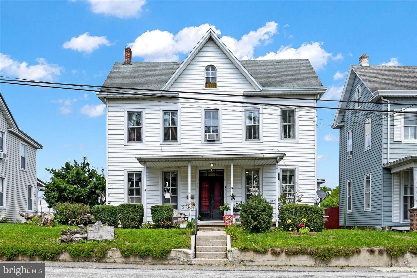 Property Photo:  471 State Street  PA 17025 