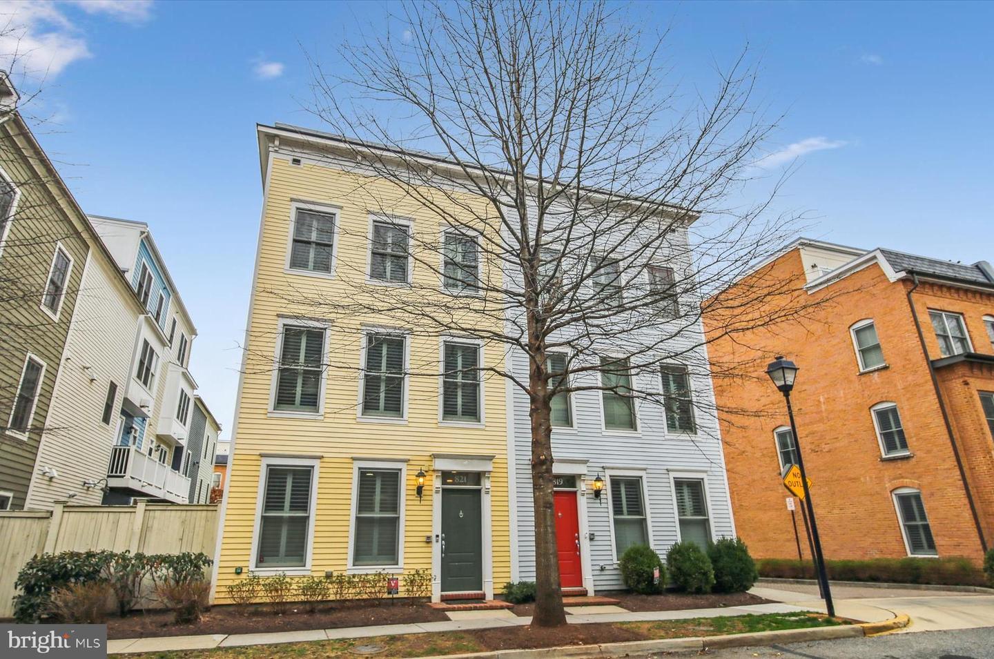 Property Photo: 821 Parker Gray School Way VA 22314