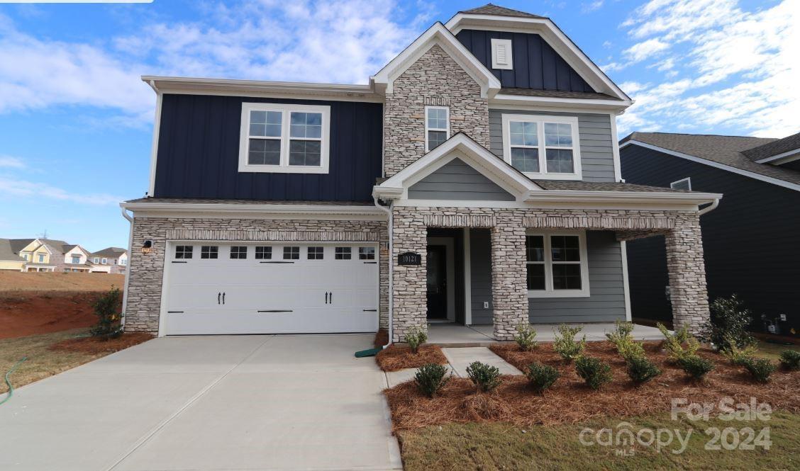 Property Photo: 10121 Whitaker Pointe Drive NC 28078