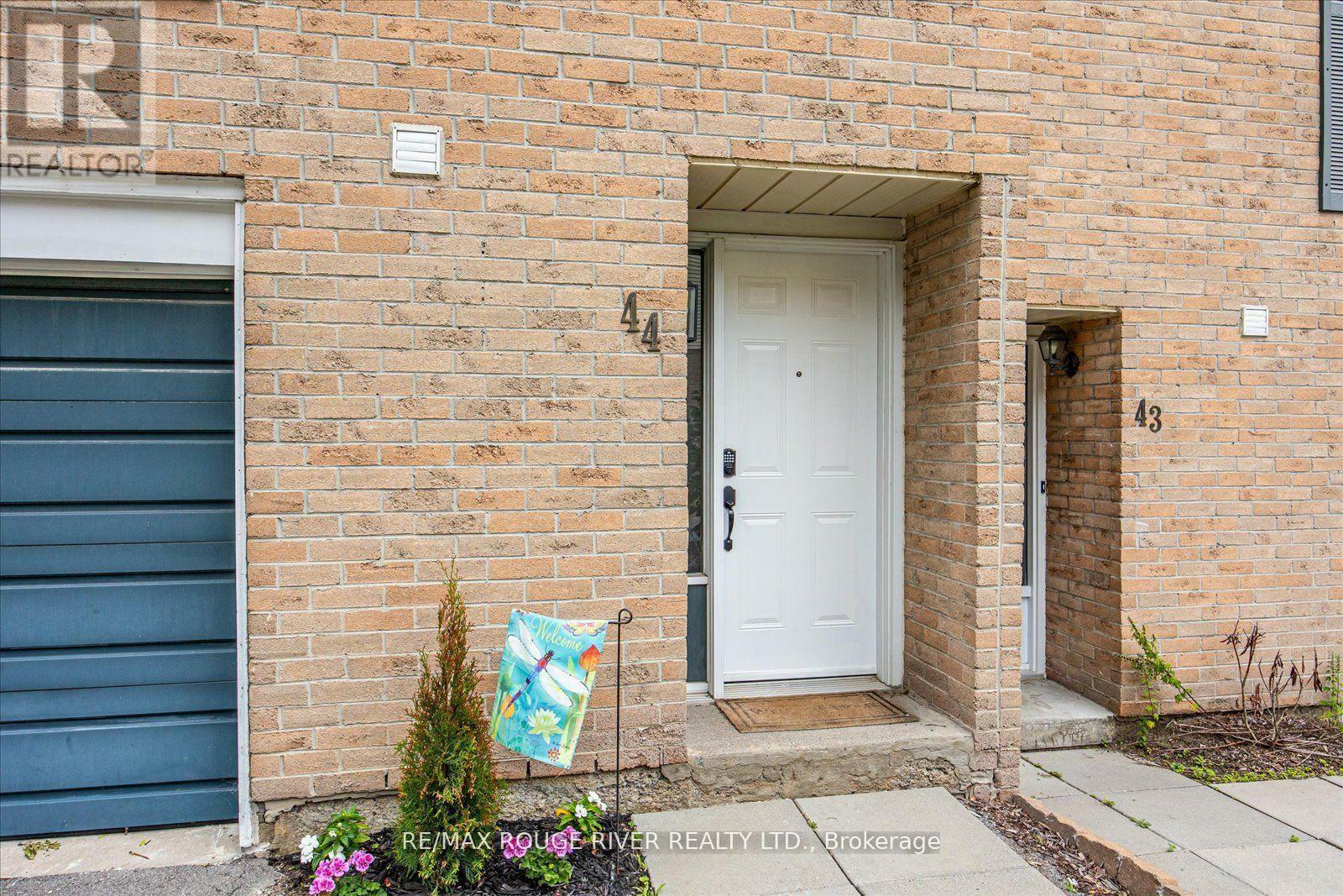 Property Photo:  1133 Ritson Road North 44  ON L1G 7T3 