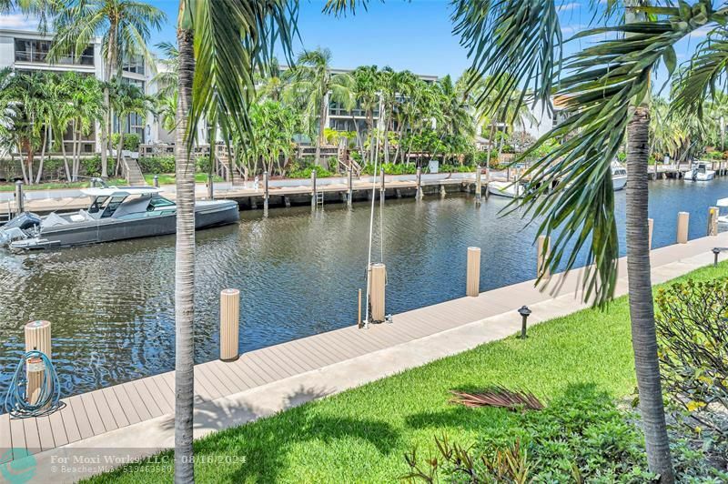 Property Photo:  3051 NE 48th St 103  FL 33308 