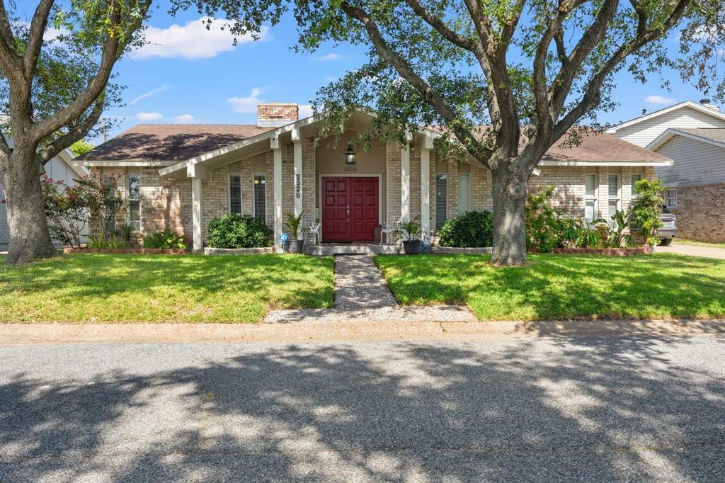 Property Photo:  3026 Beluche Dr Drive  TX 77551 