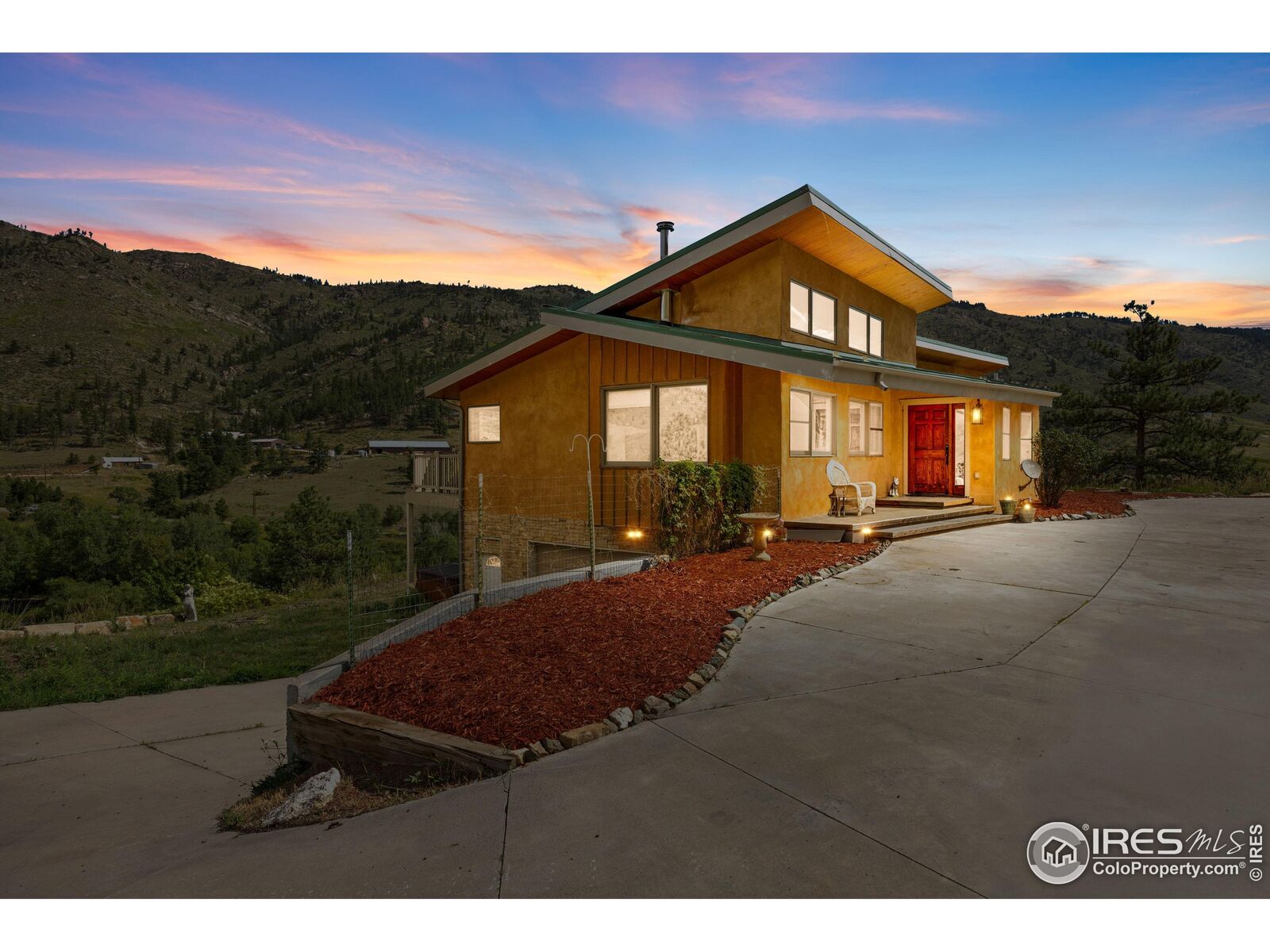 Property Photo: 1239 Ohana Way CO 80512