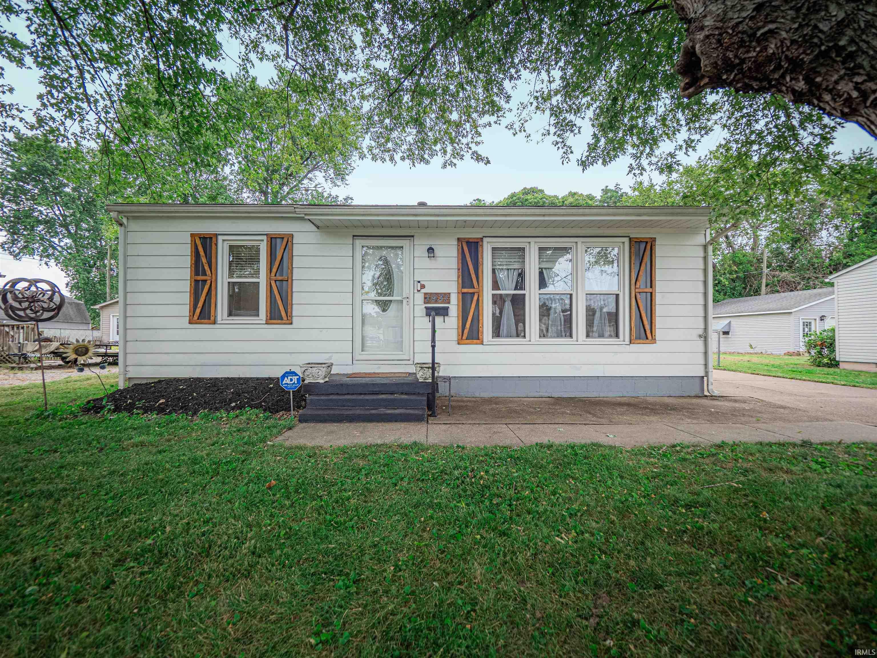 1931 S Kenmore Drive  Evansville IN 47714 photo