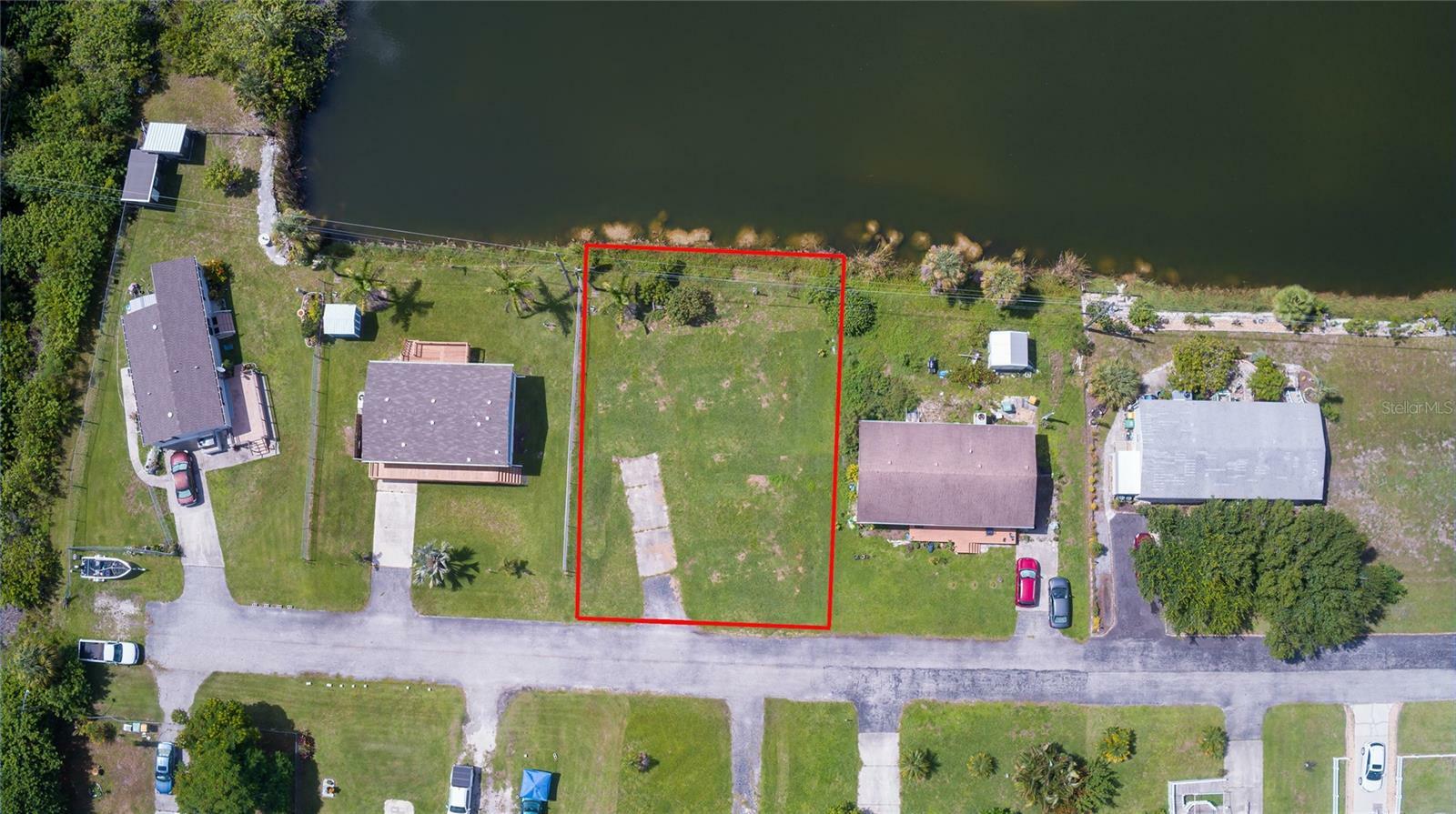 Property Photo:  2811 Carl Avenue  FL 33950 