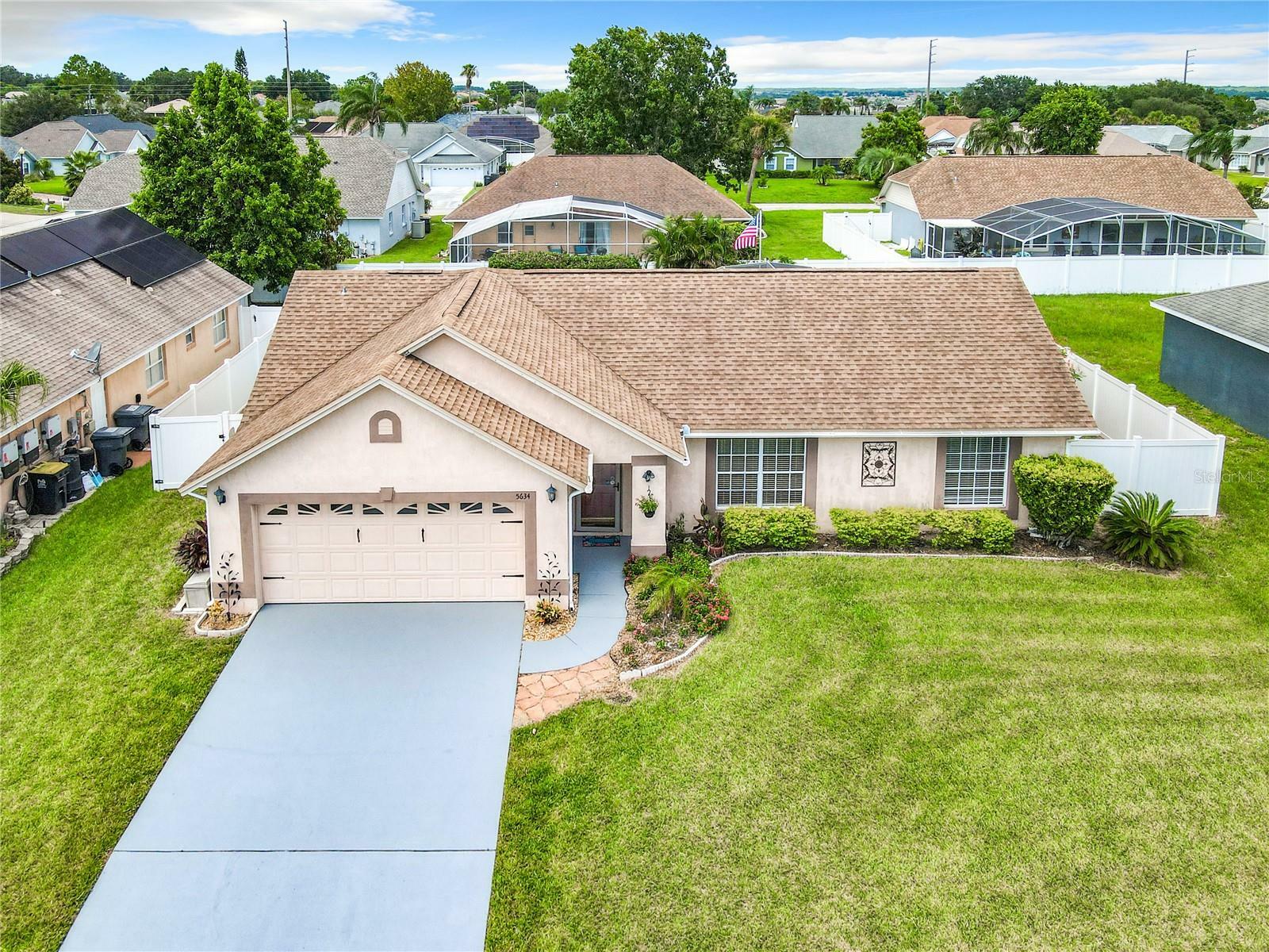 Property Photo:  5634 Loma Vista Court  FL 33896 