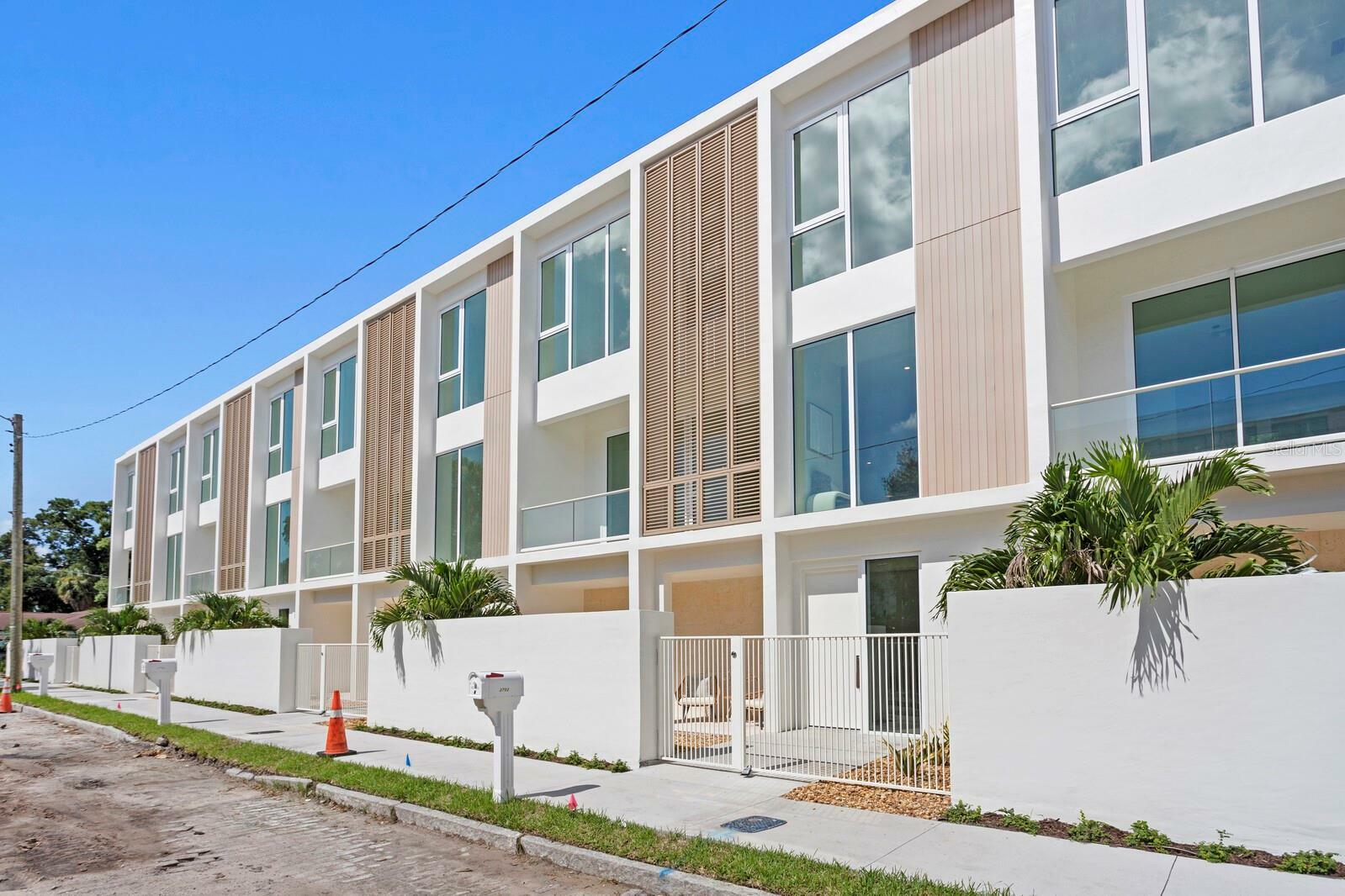 Property Photo: 2702 N Woodrow Avenue 6 FL 33602