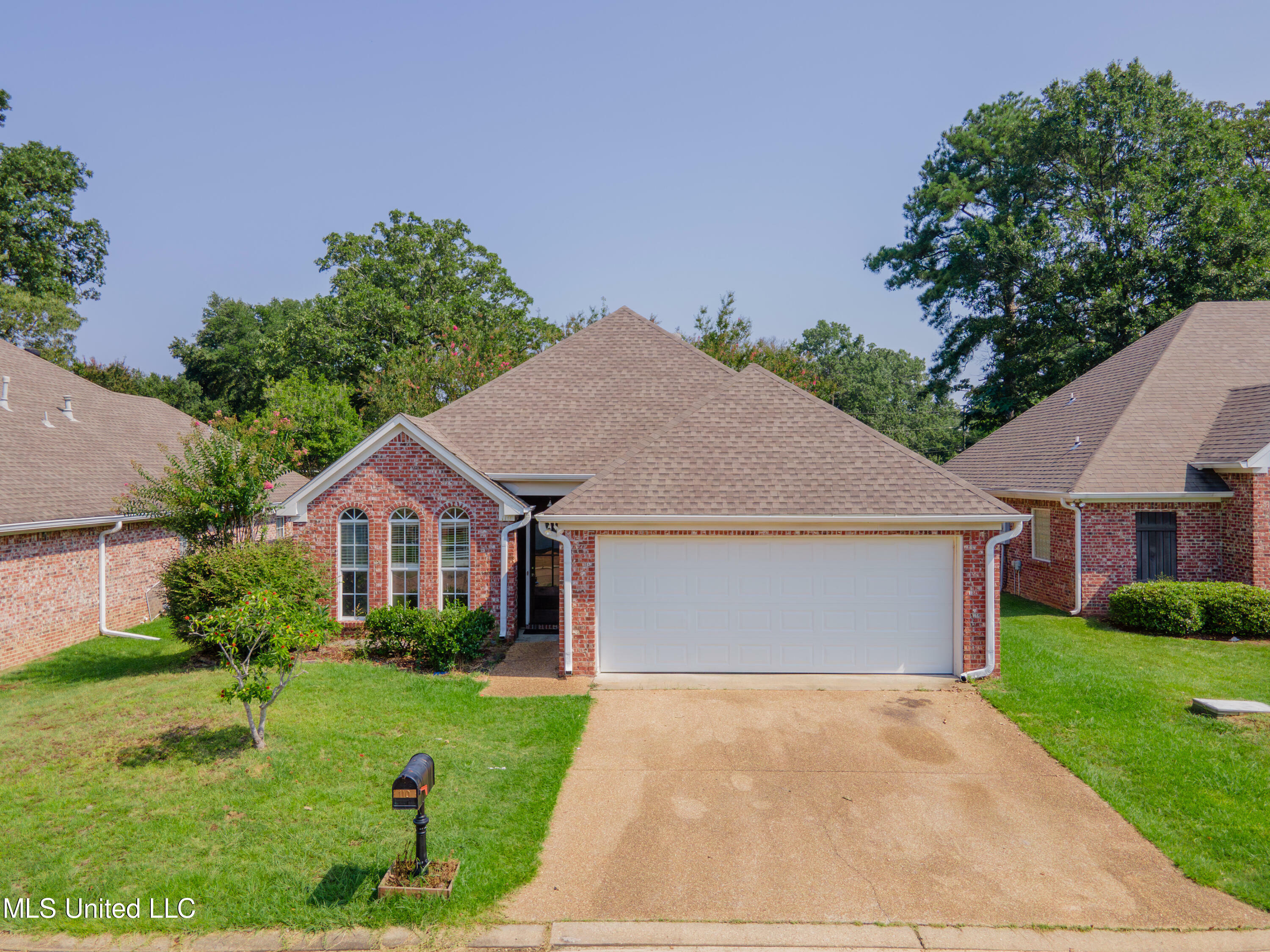 Property Photo:  110 River Ridge Court  MS 39208 