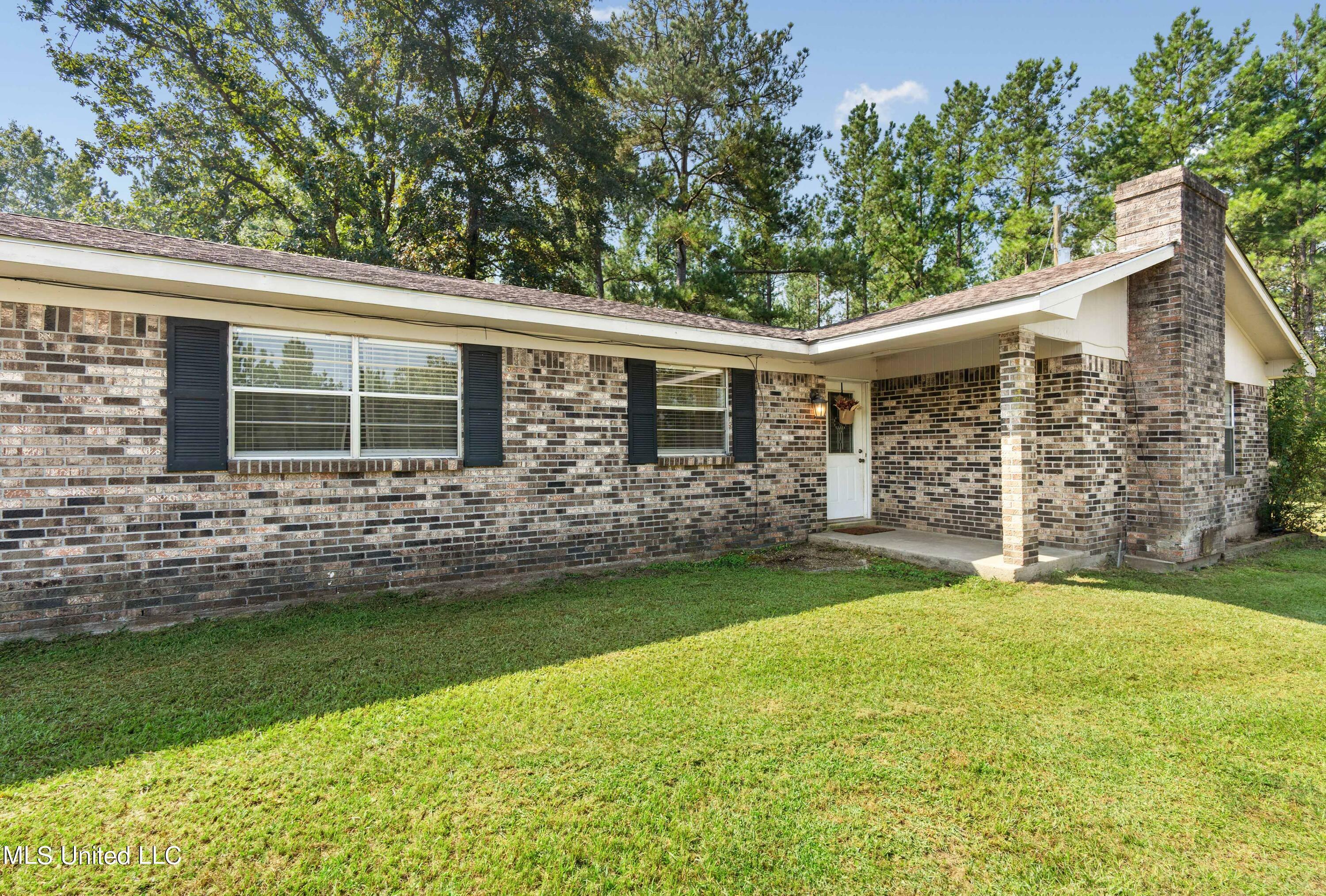 Property Photo:  239 Jeffrey Road  MS 39456 