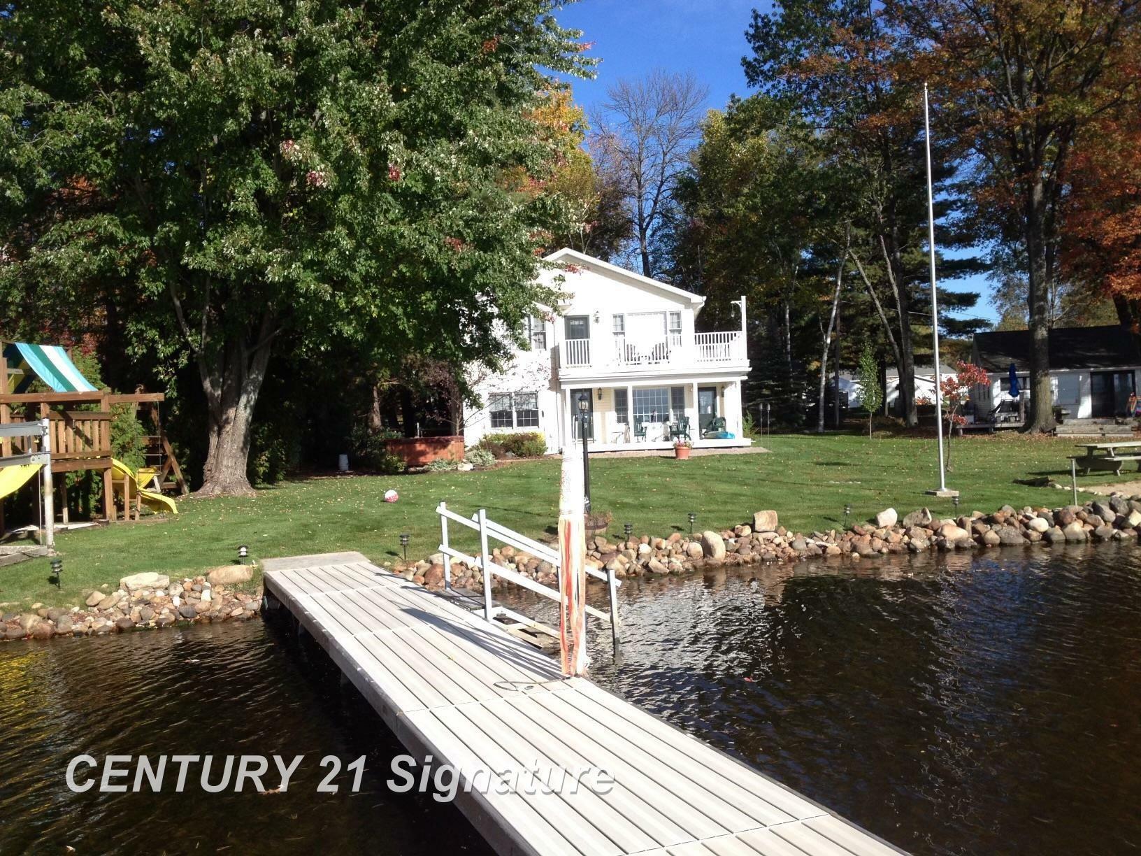 Property Photo:  7 E Lakeshore  MI 48628 