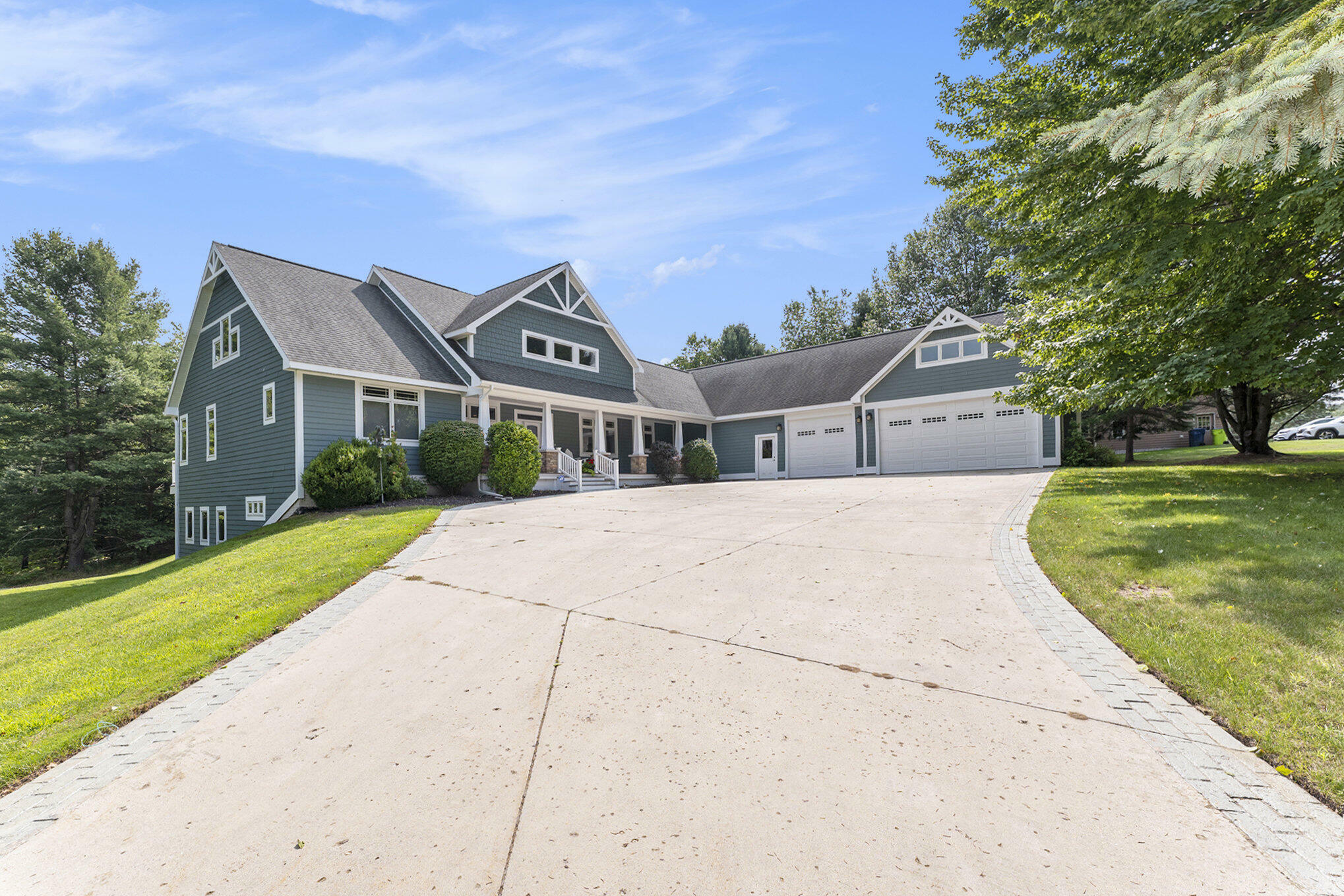 Property Photo:  4732 Country View Drive  MI 49690 