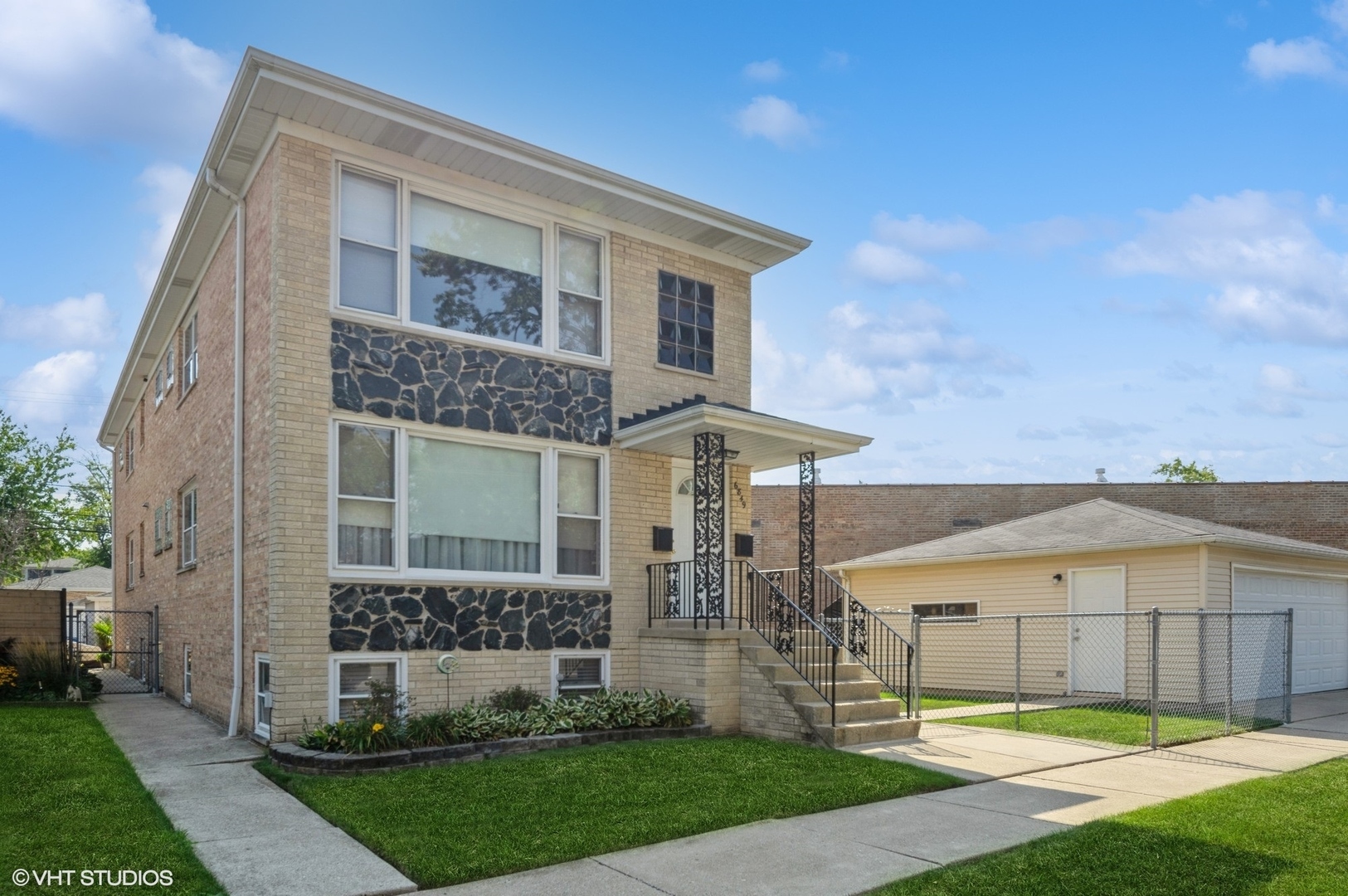 Property Photo:  6849 N Overhill Avenue  IL 60631 