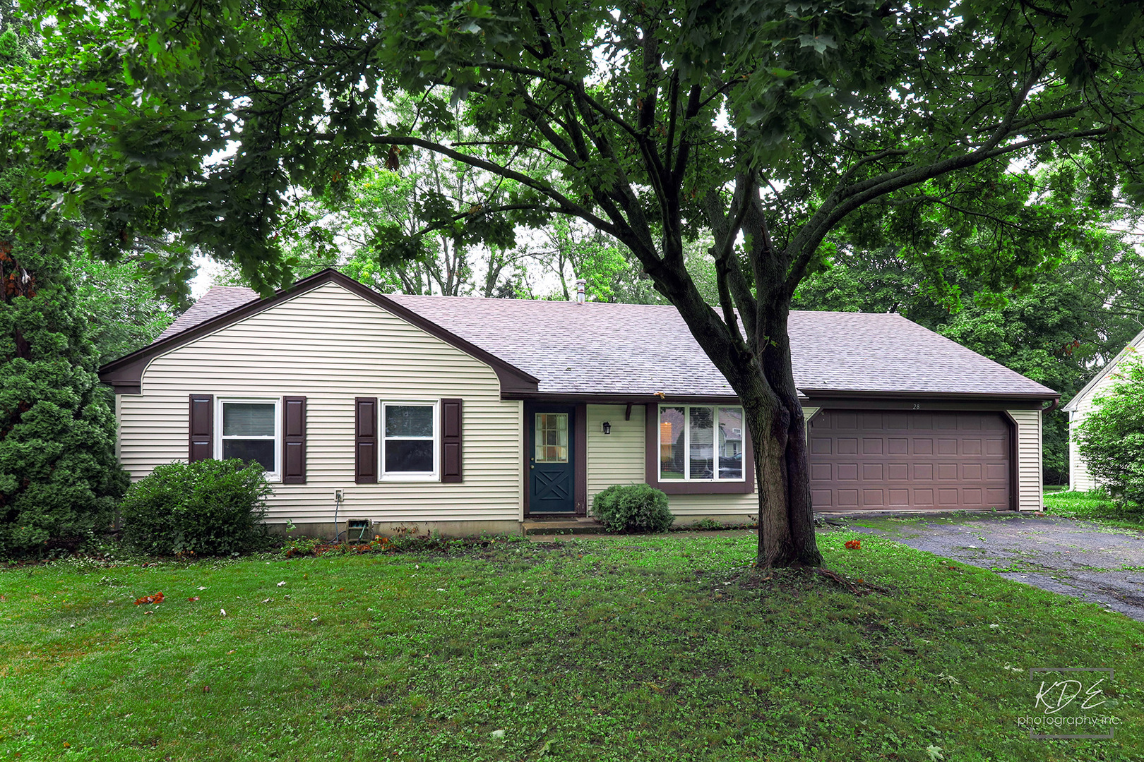 Property Photo:  28 Sedgwick Road  IL 60543 