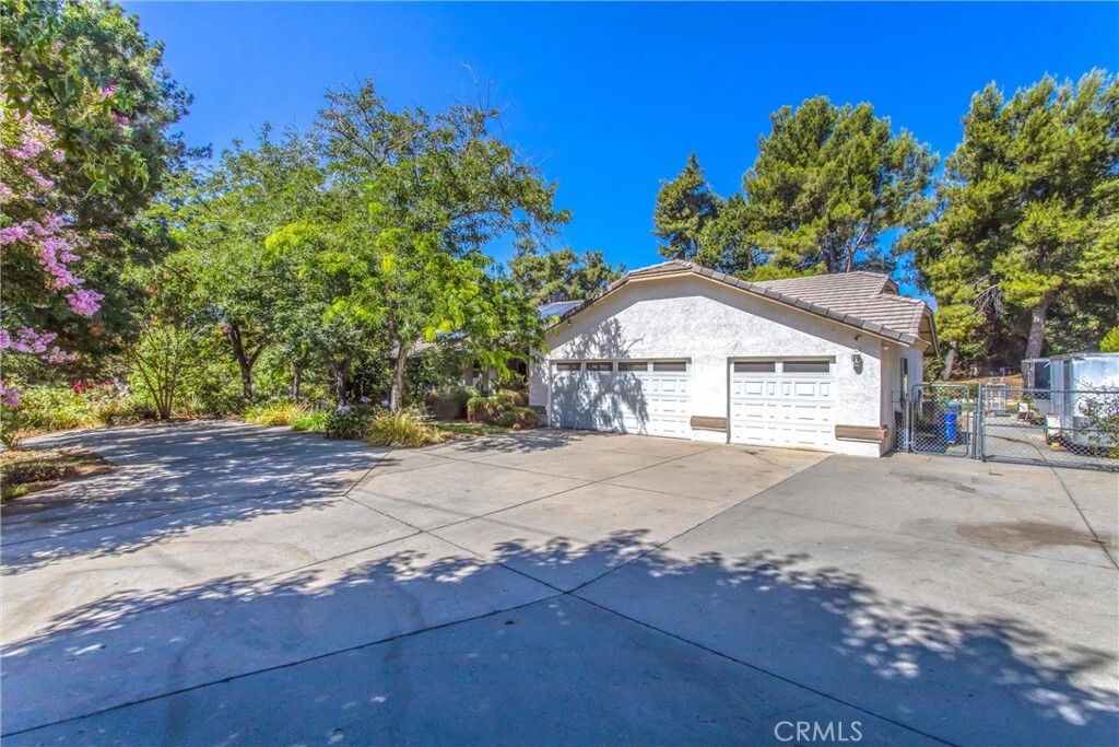 Property Photo:  888 Greenwood Avenue  CA 92407 