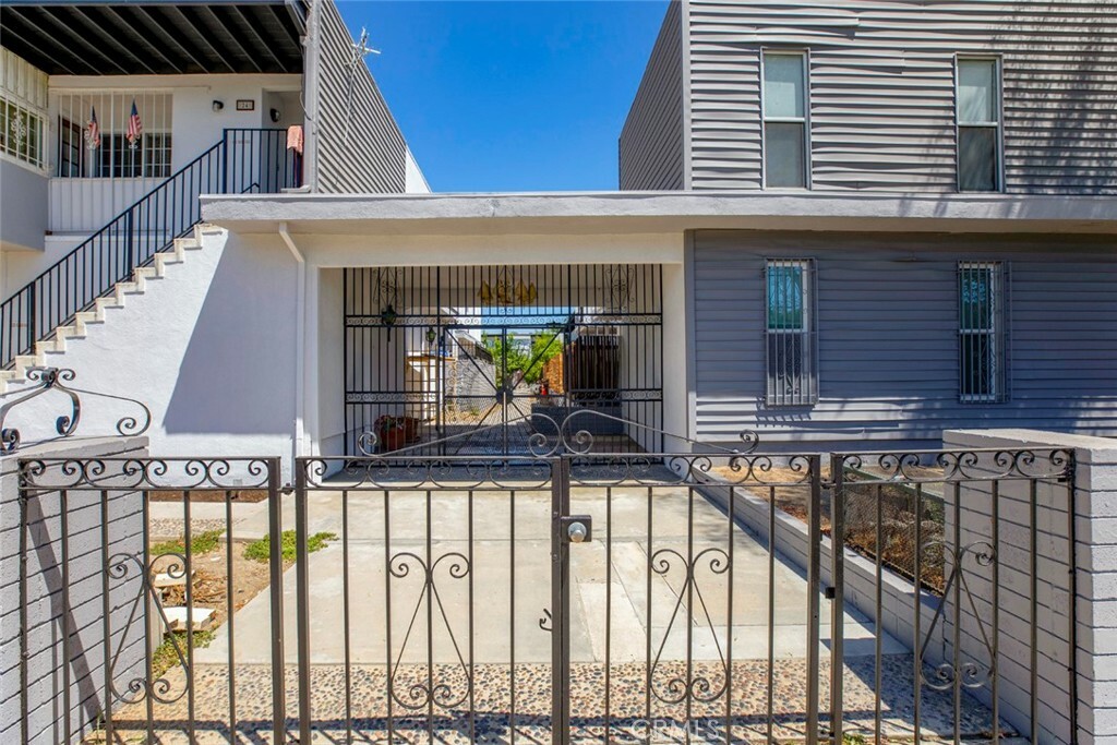 Property Photo:  6000 Coldwater Canyon Avenue 23  CA 91606 