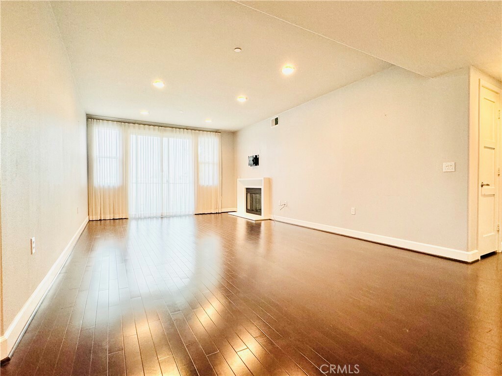 Property Photo:  14412 Killion Street 310  CA 91401 