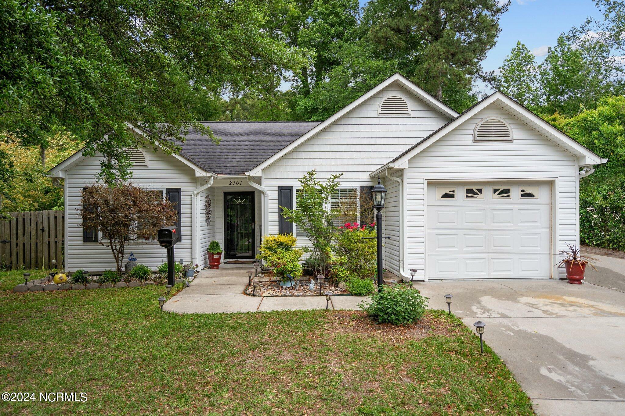 Property Photo:  2101 Shirley Road  NC 28405 