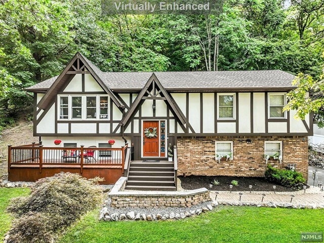 Property Photo: 161 Hilltop Court NJ 07442
