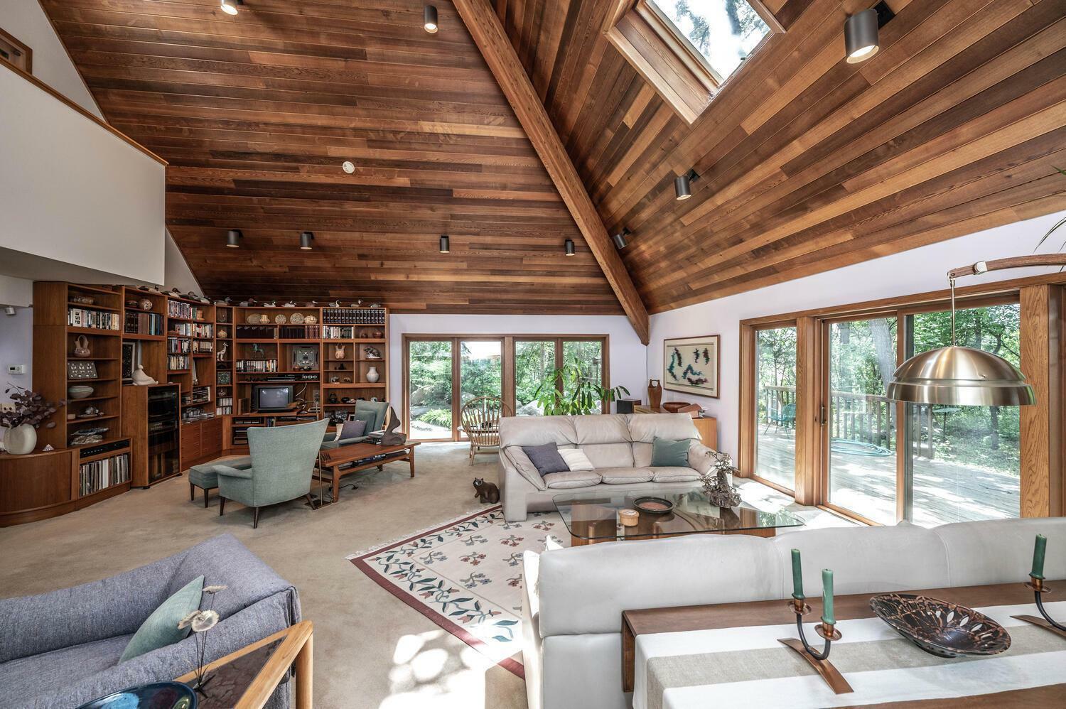Property Photo: 750 Mohican Lane MN 55120