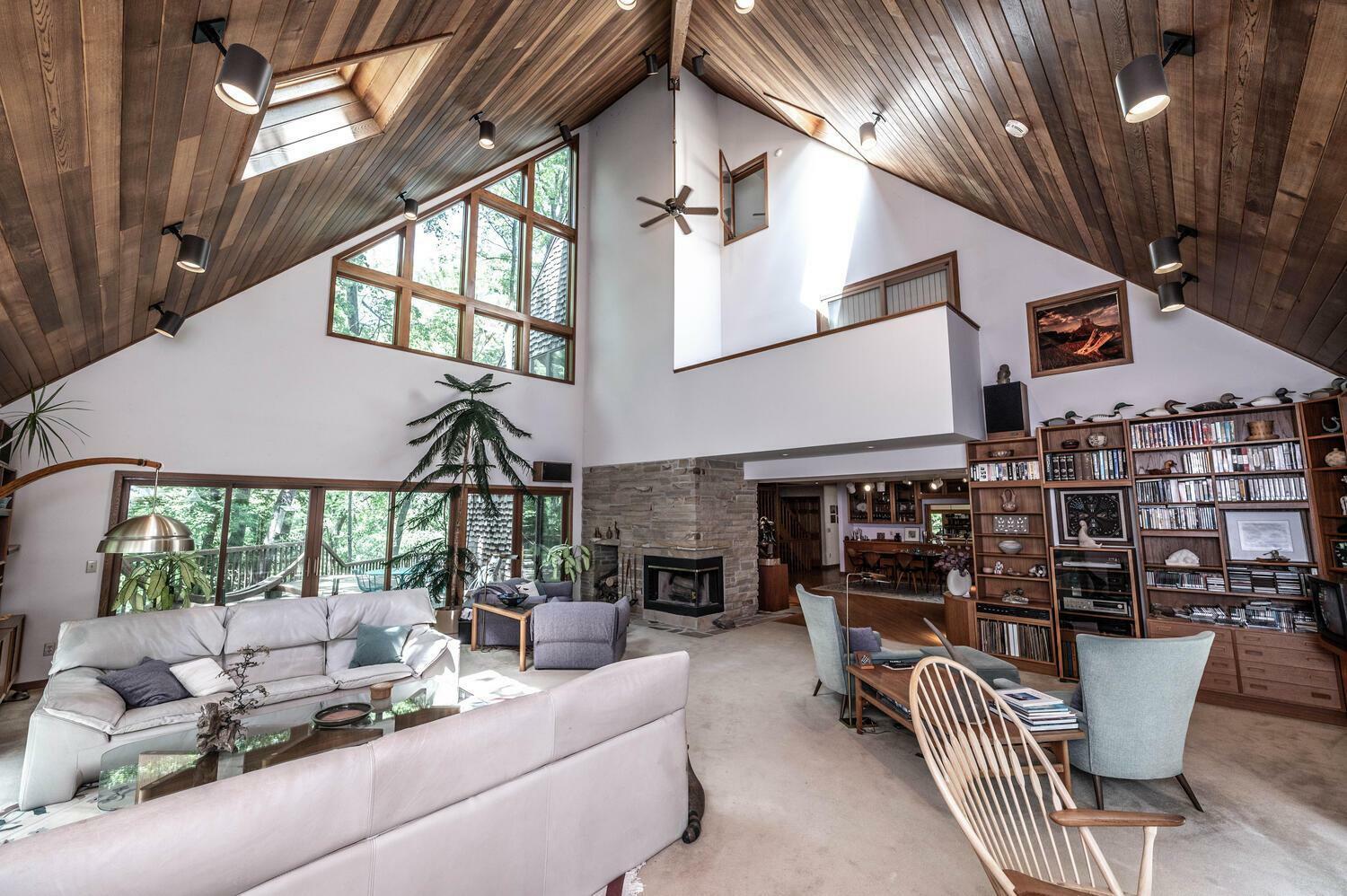 Property Photo:  750 Mohican Lane  MN 55120 