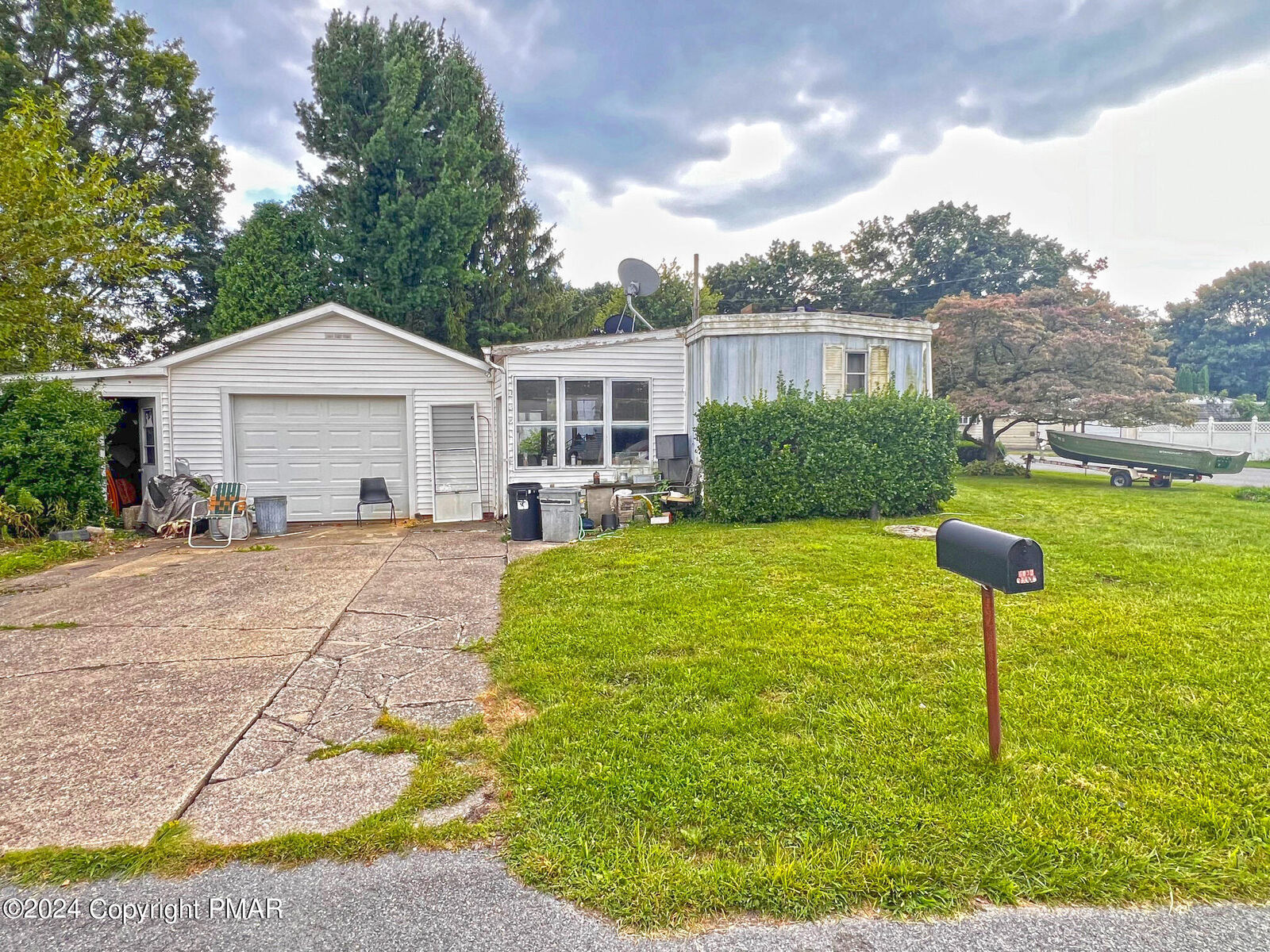 Property Photo: 6032 Diana Street PA 18064