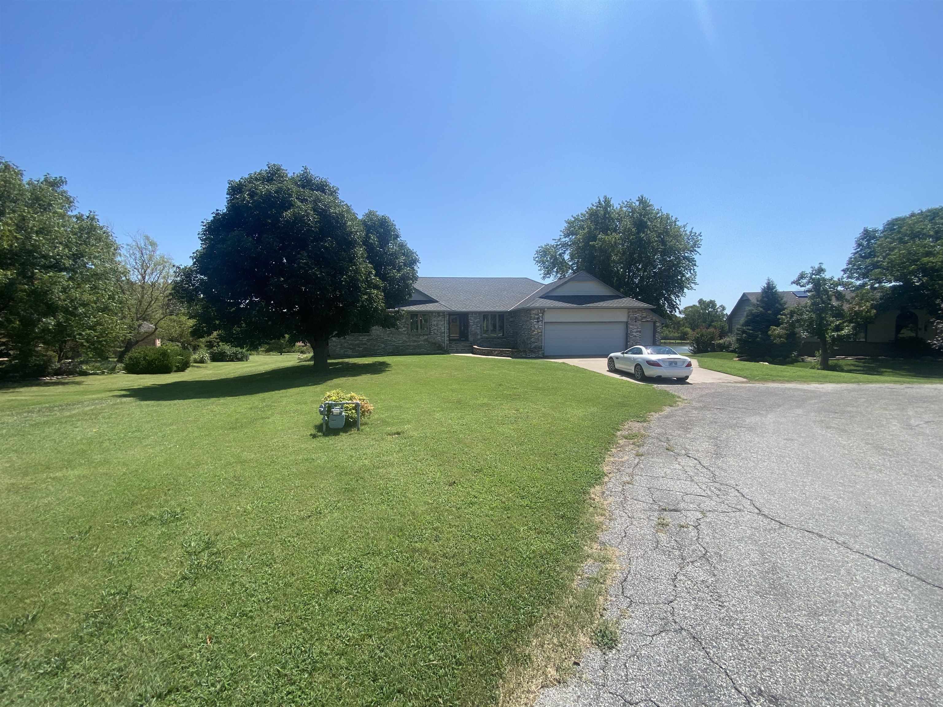 Property Photo:  6 Hoylake Ct  KS 67156 