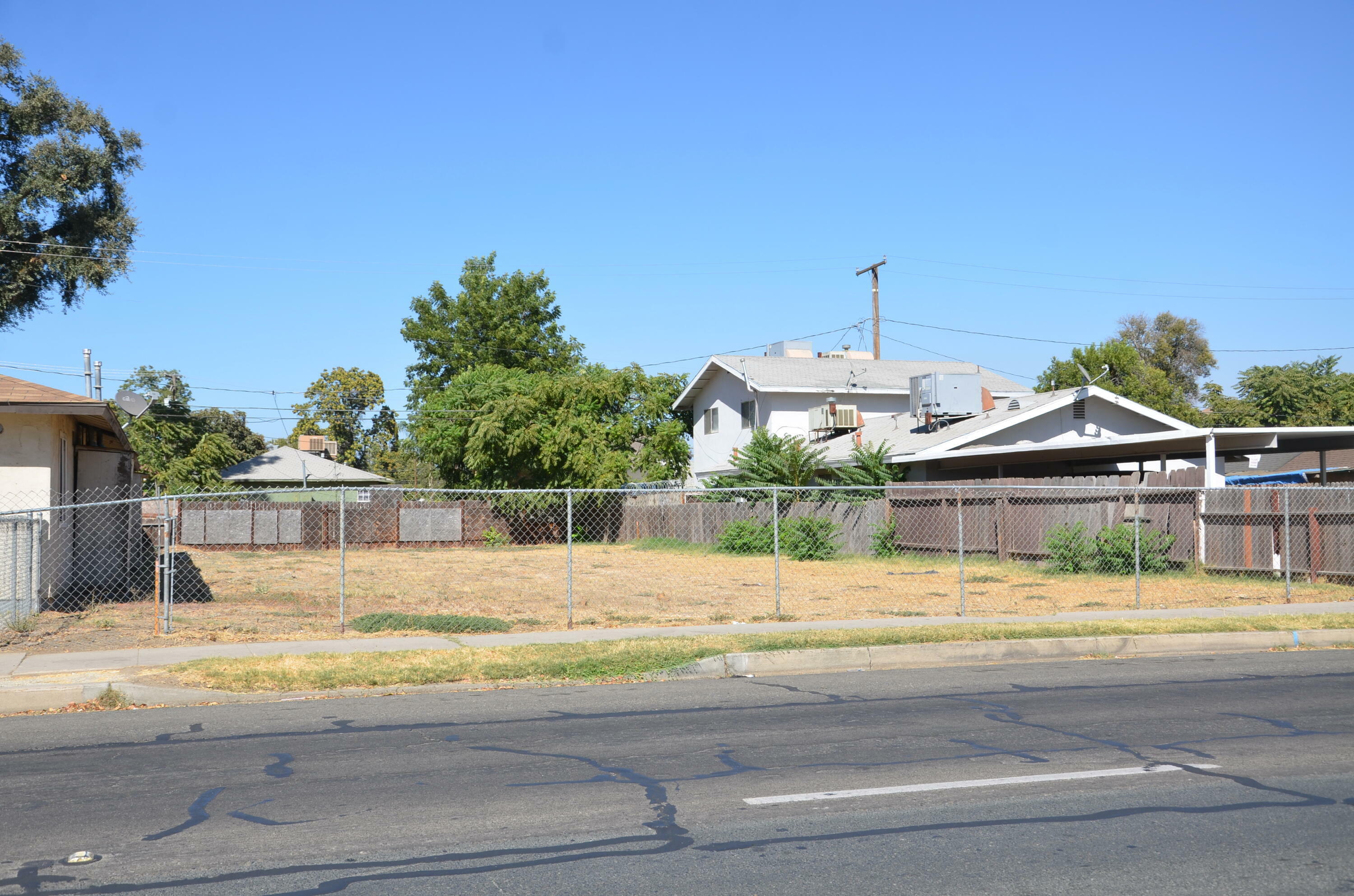 Property Photo:  230 NW 2nd Avenue  CA 93291 