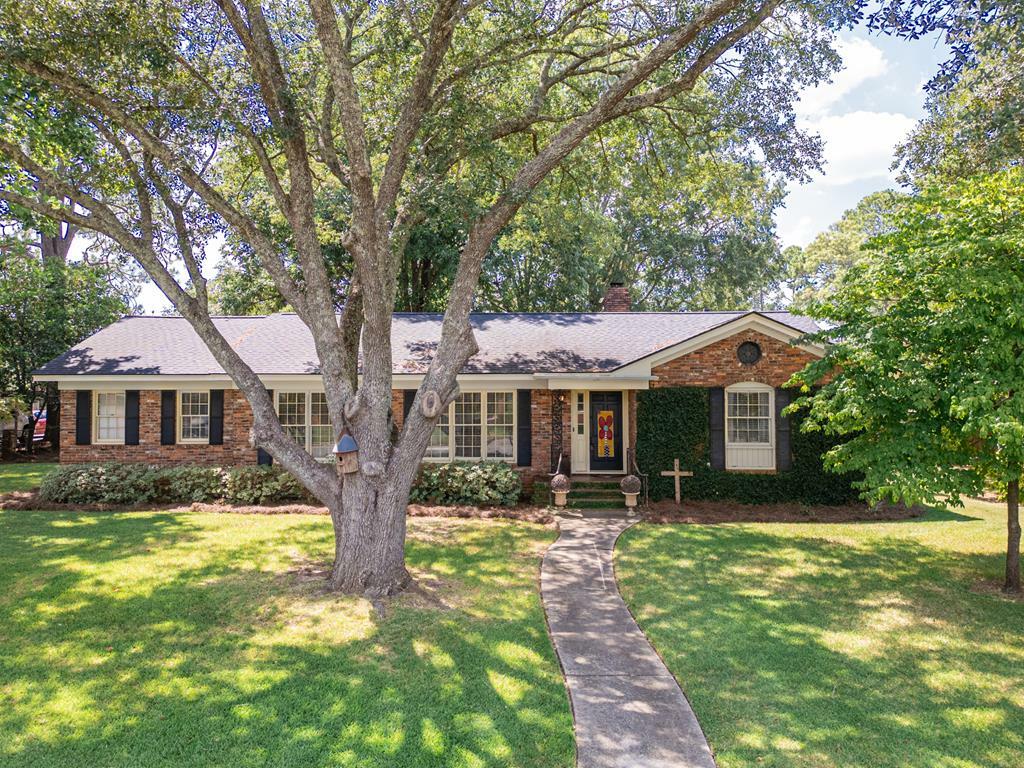 Property Photo:  2019 Robinhood Road  GA 31707 