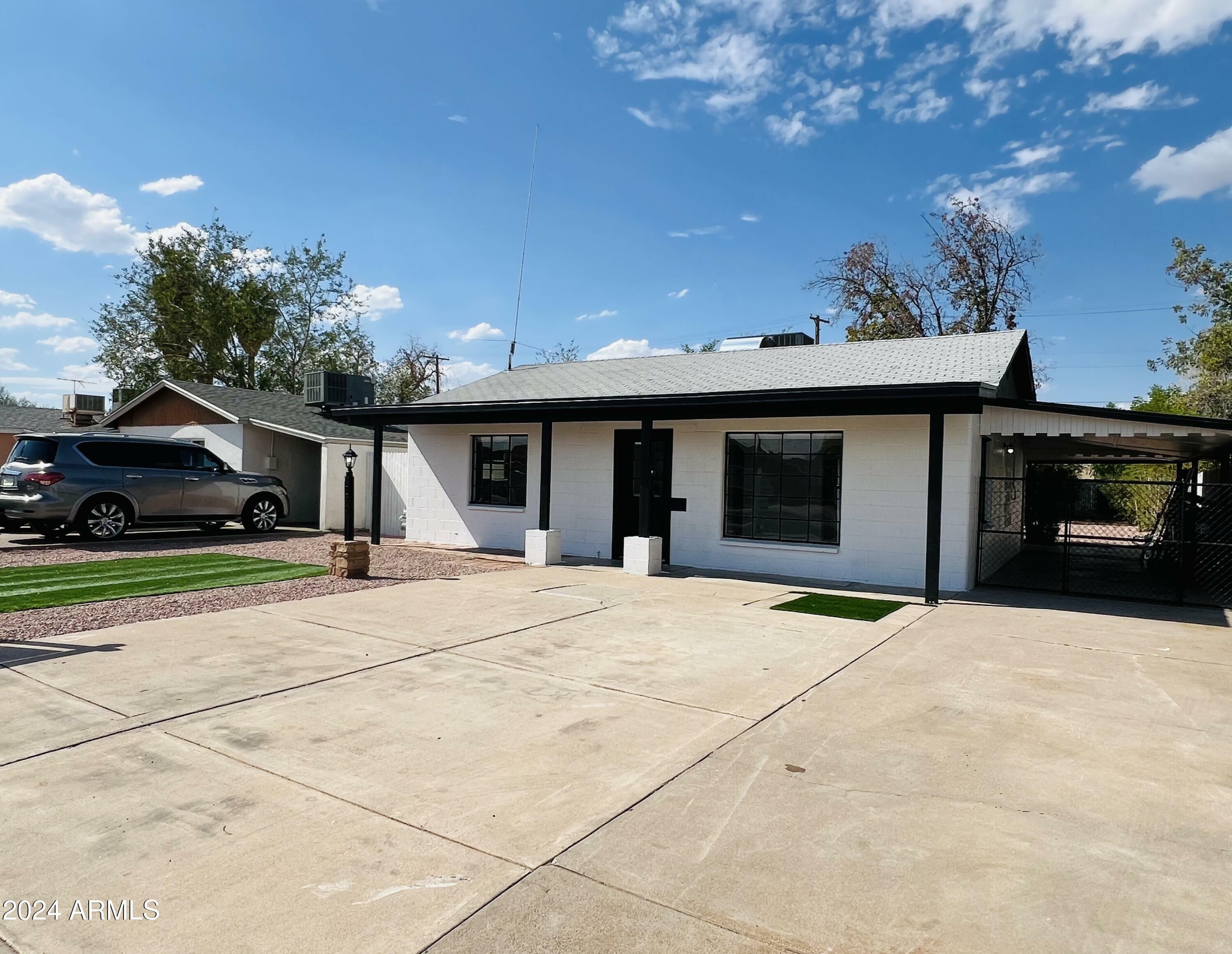 Property Photo: 630 W 1st Street AZ 85201