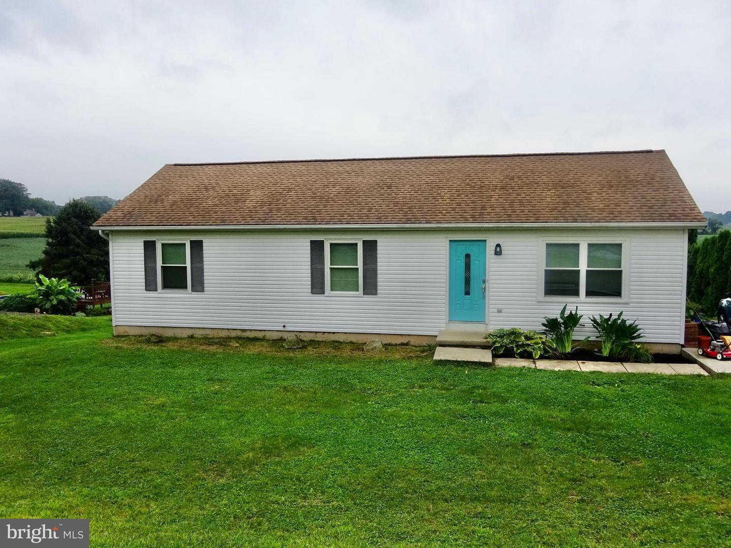 Property Photo: 12 E Linden Street PA 17087