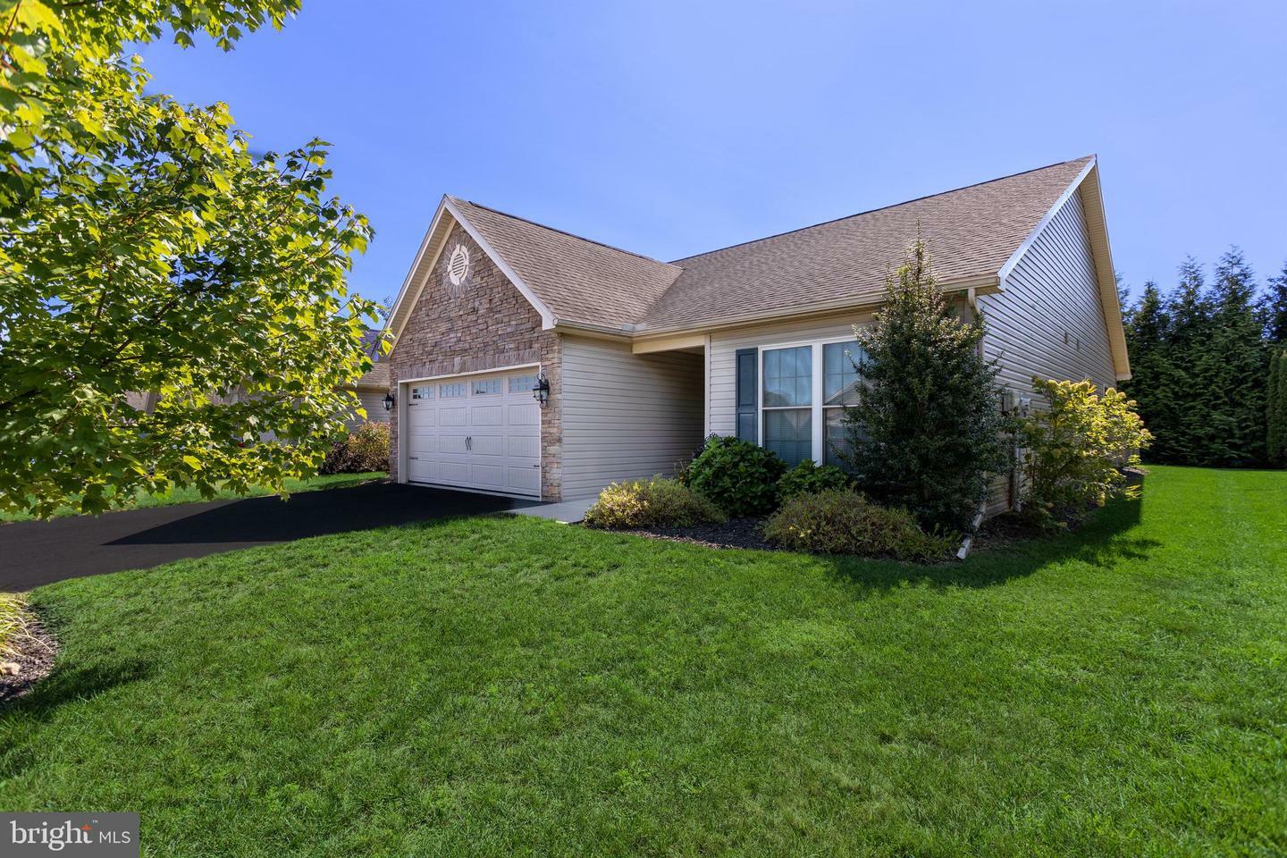 Property Photo:  111 Thorncroft Drive  PA 17050 