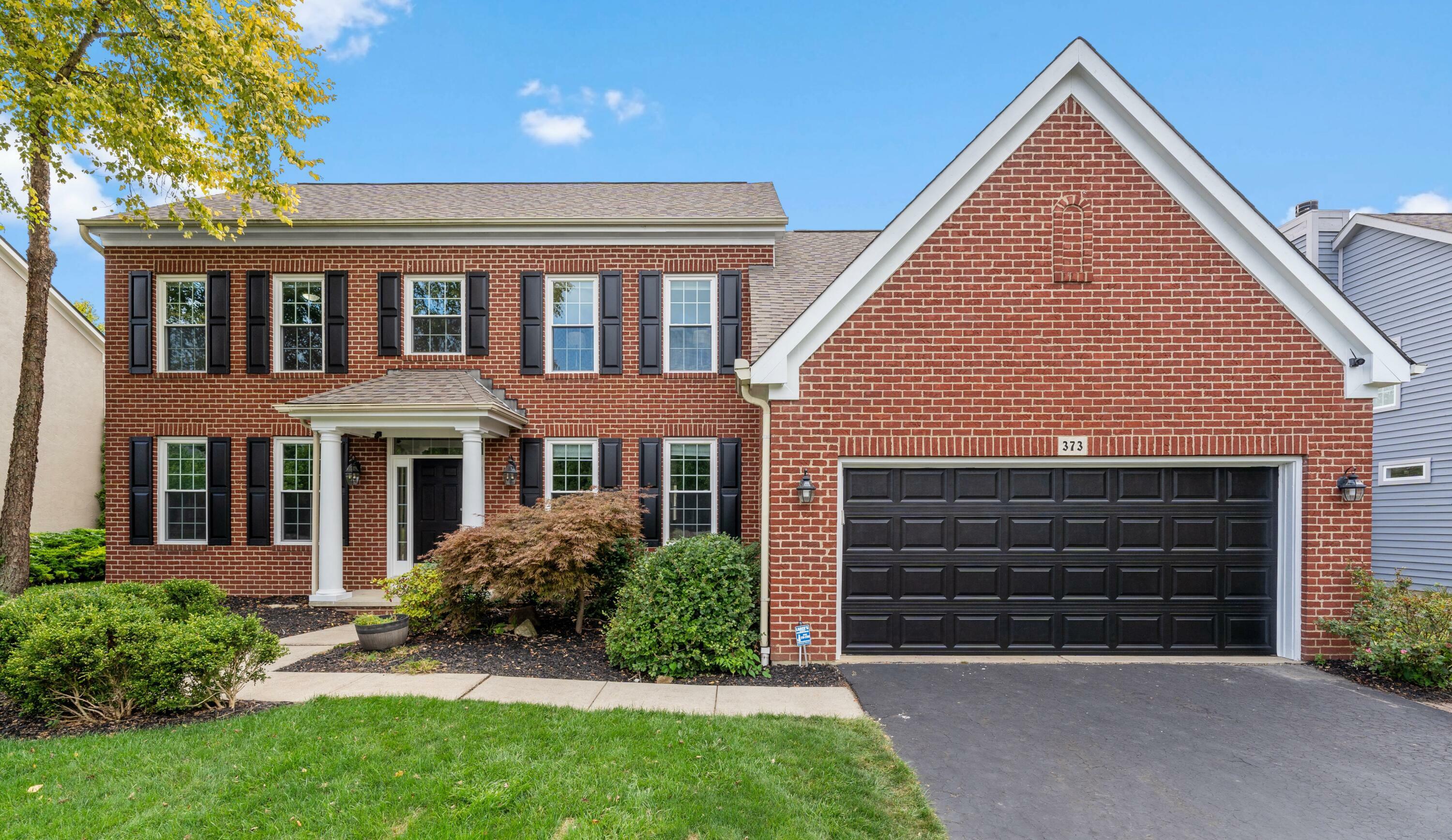 Property Photo: 373 Ashmoore E Circle OH 43065
