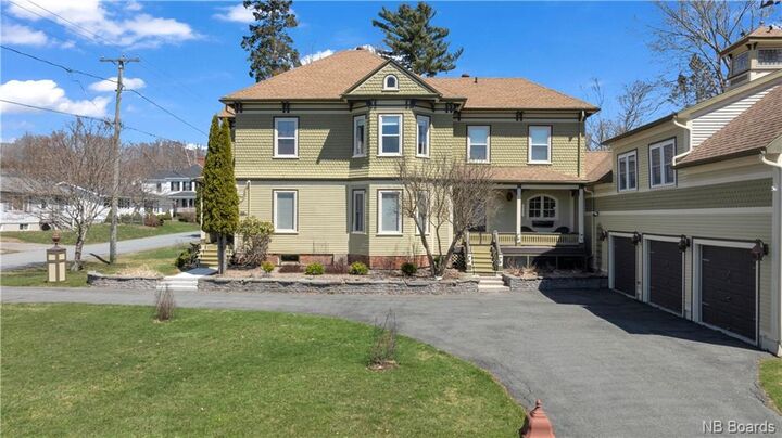 Photo de la propriété: 166 Montague Street NB E5B 1J2