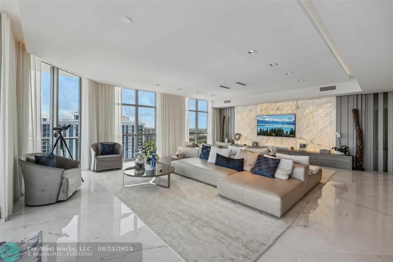 Property Photo:  17301 Biscayne Blvd Ph 7  FL 33160 