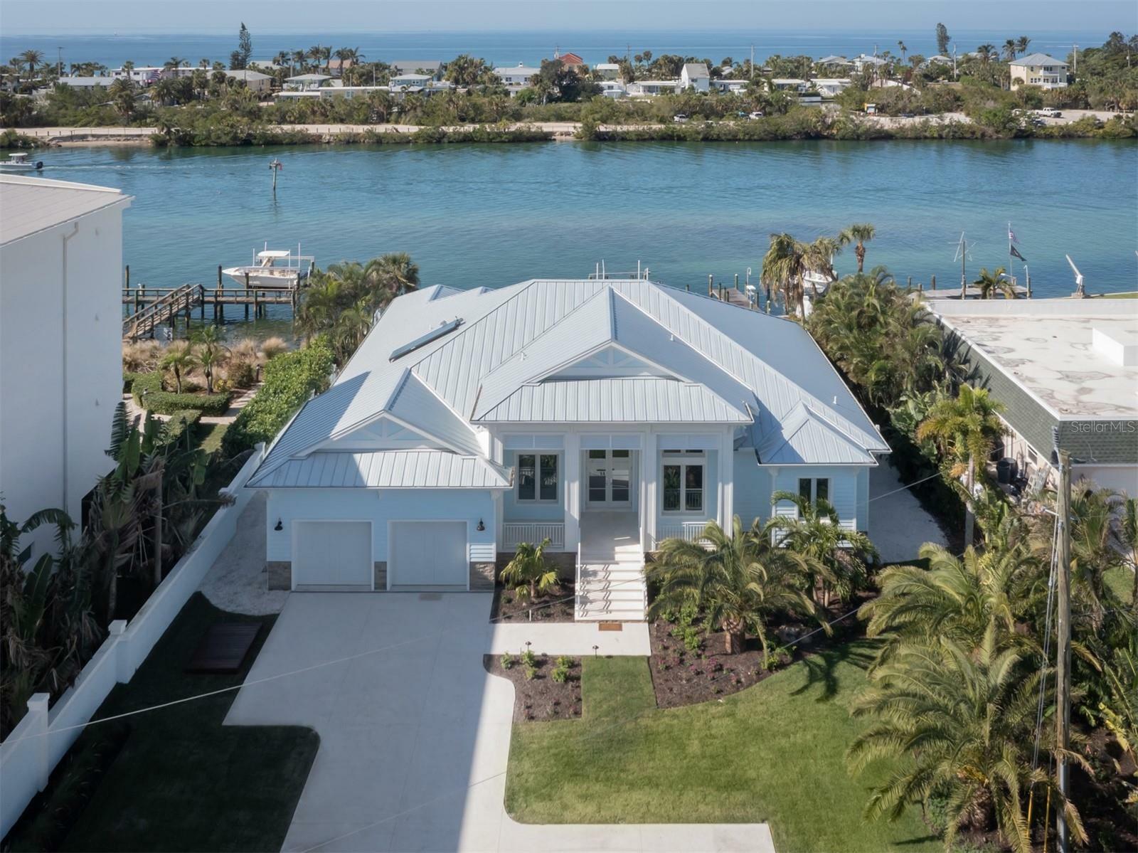 Property Photo:  303 Bayshore Road  FL 34275 