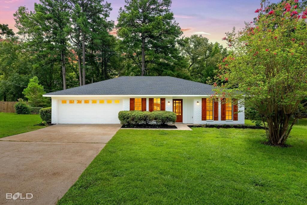 Property Photo: 113 Honeysuckle Drive LA 71052