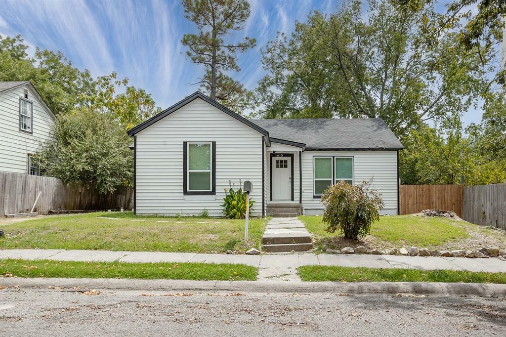 Property Photo:  1613 Caddo Street  TX 75428 