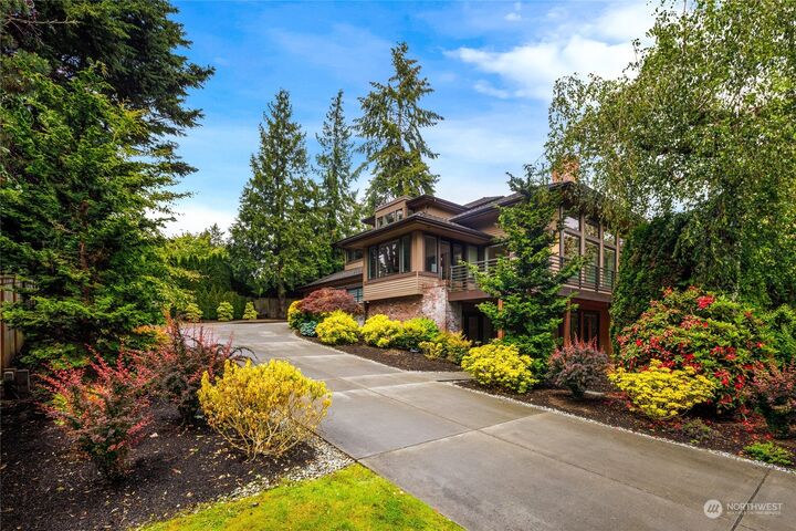 Property Photo: 7842 NE 10th Street WA 98039