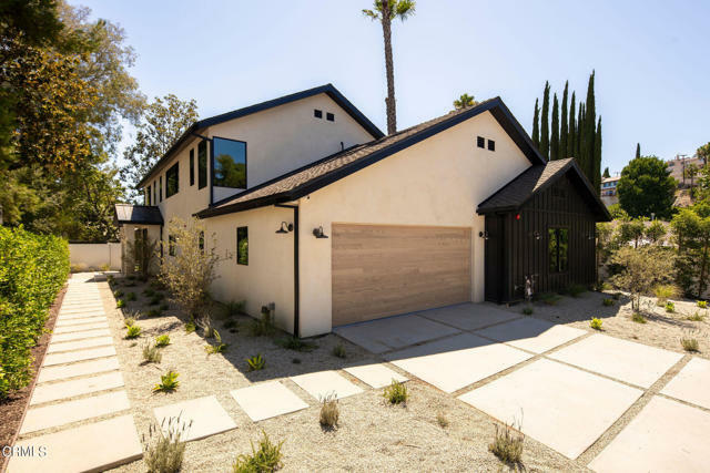 Property Photo:  5115 Serrania Avenue  CA 91364 