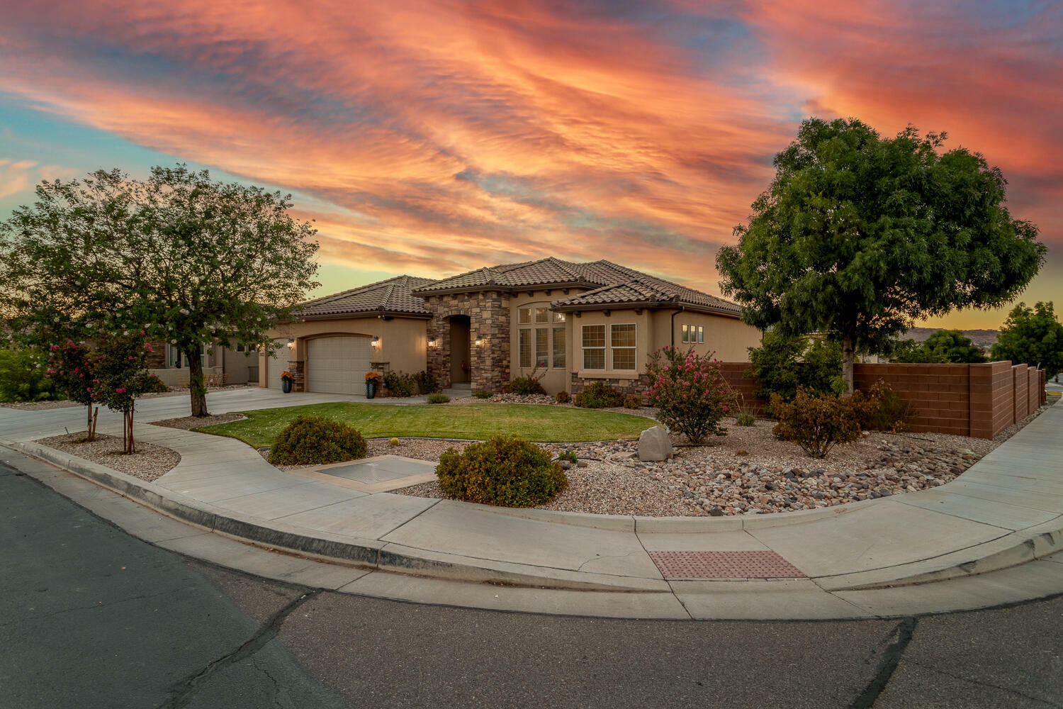 2873 E Crimson Ridge Dr  St George UT 84790 photo