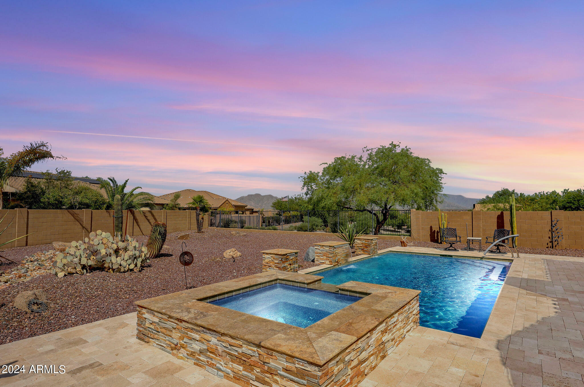 Property Photo:  18280 W Thistle Landing Drive  AZ 85338 