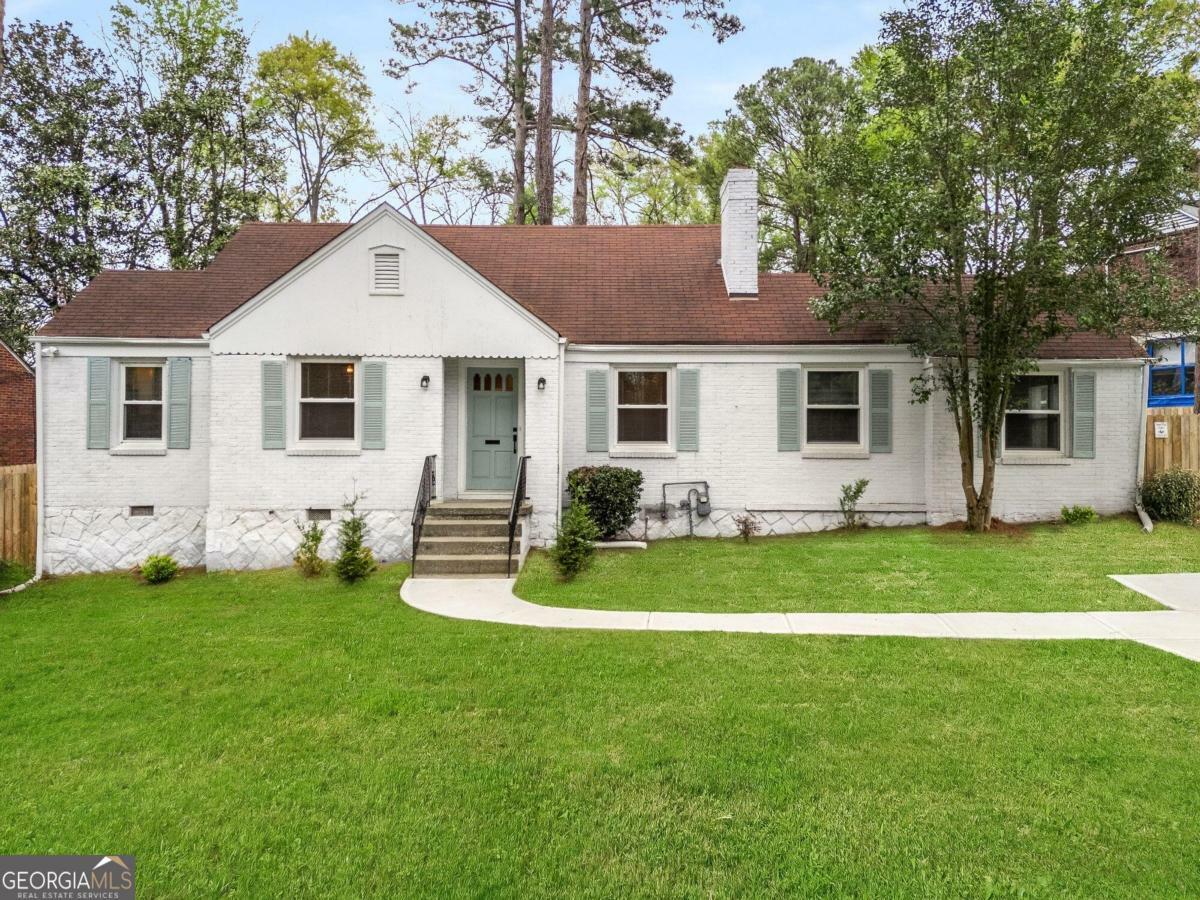 Property Photo:  1621 Mayflower Avenue SW  GA 30311 